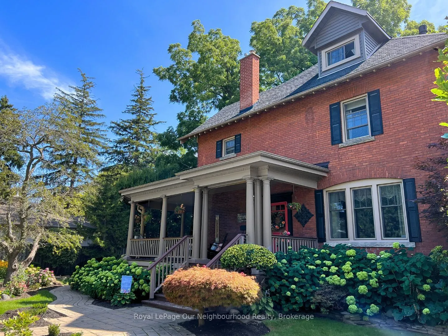 305 Trent Street W
