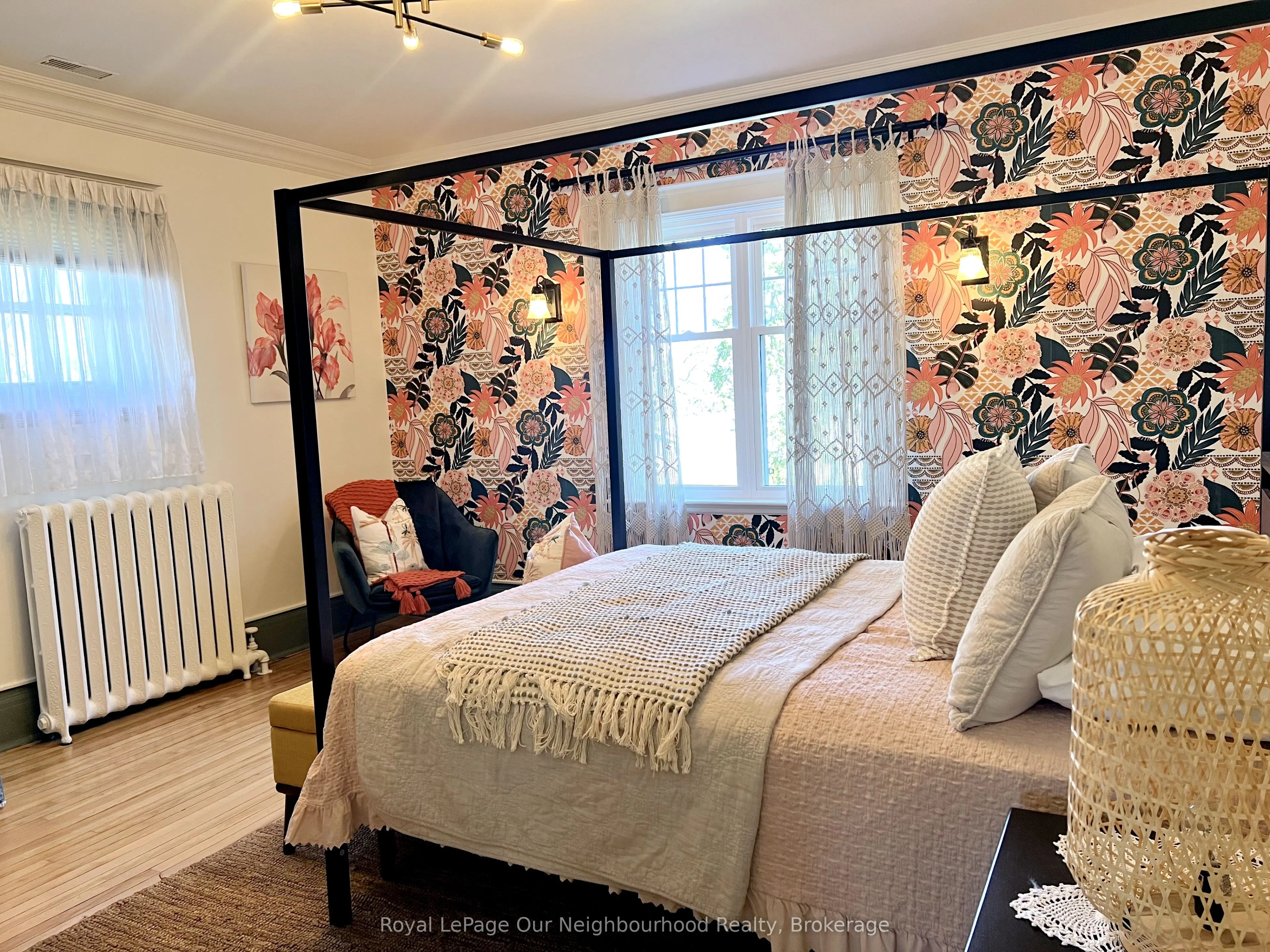 305 Trent Street W