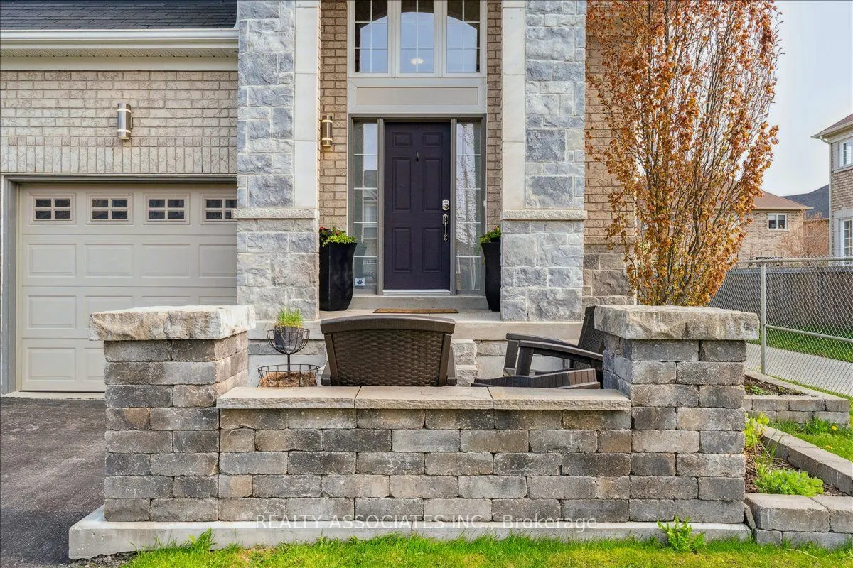 185 Glenabbey Drive
