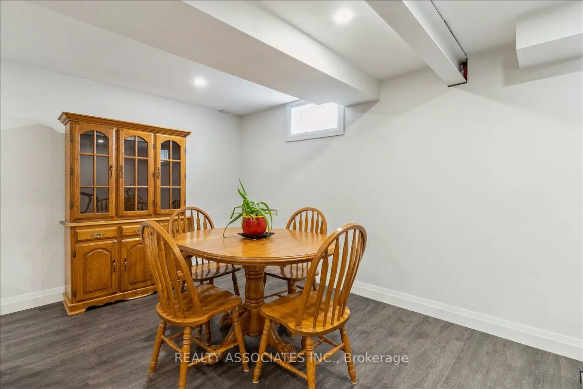 185 Glenabbey Drive