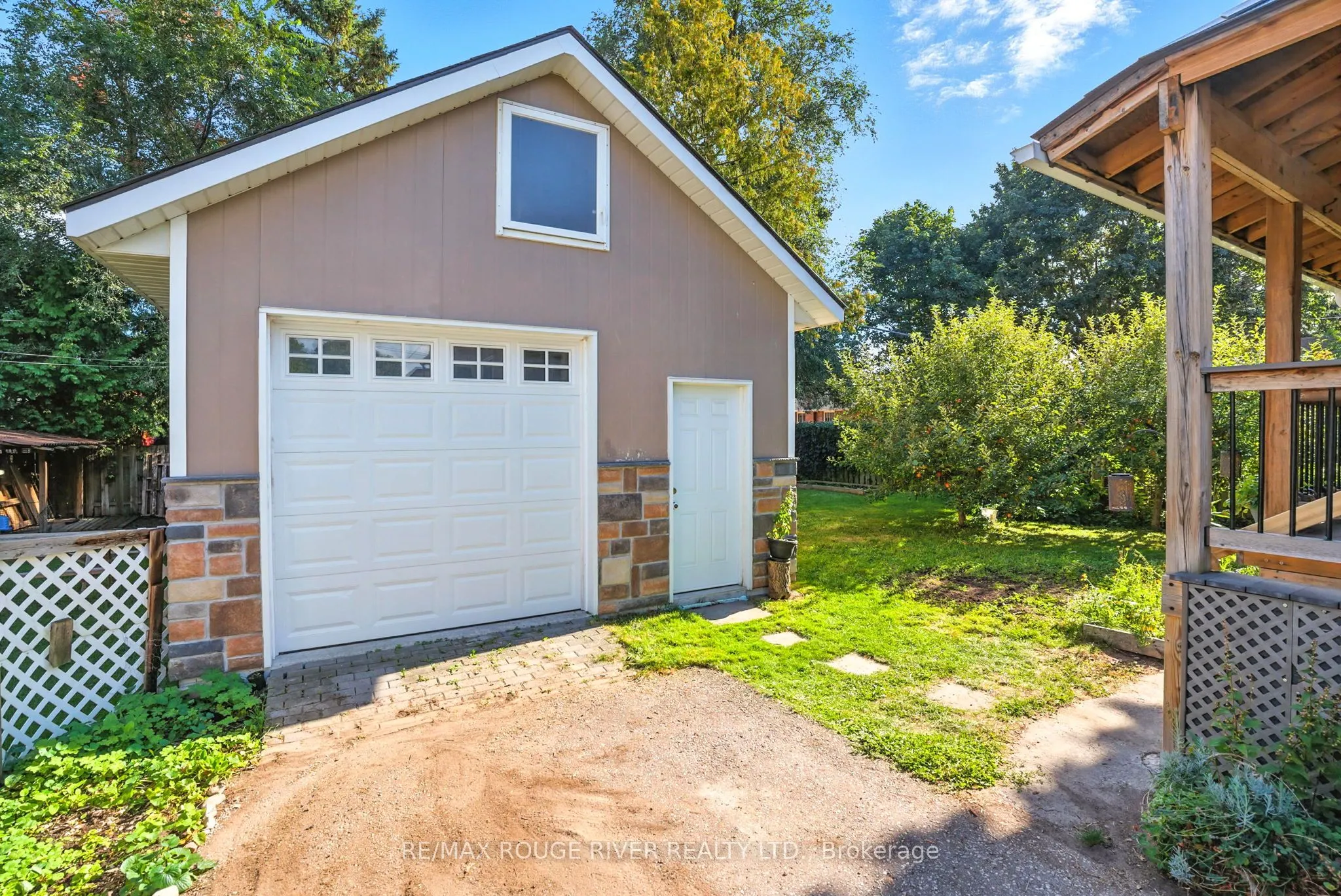 67 Orchard View Boulevard