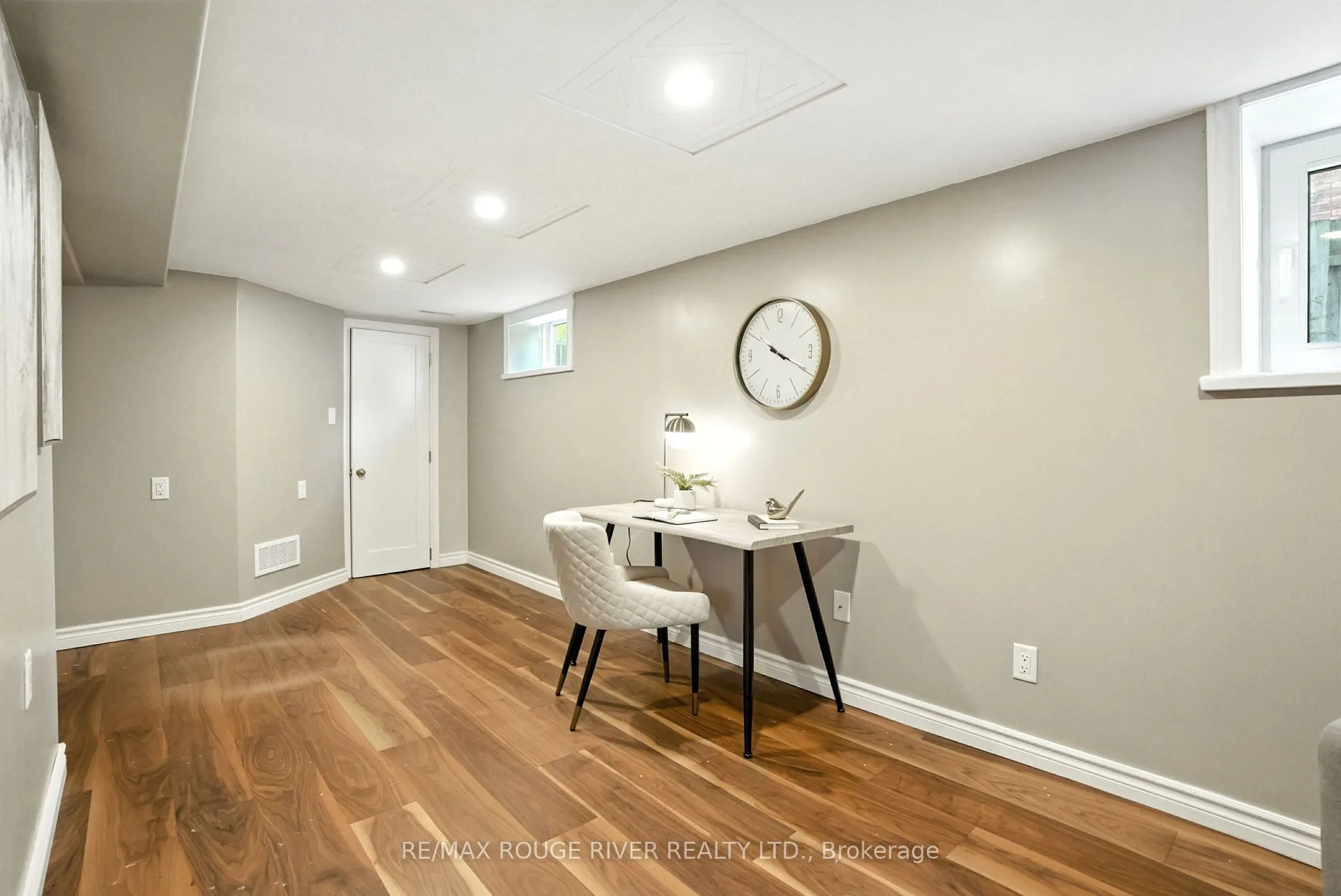 67 Orchard View Boulevard