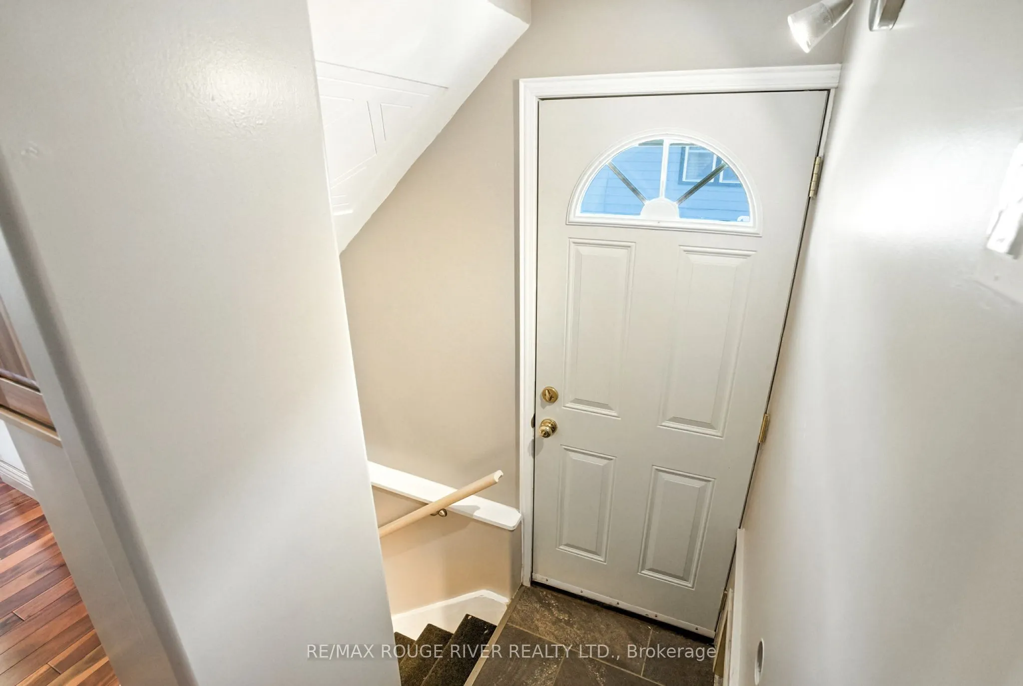 67 Orchard View Boulevard