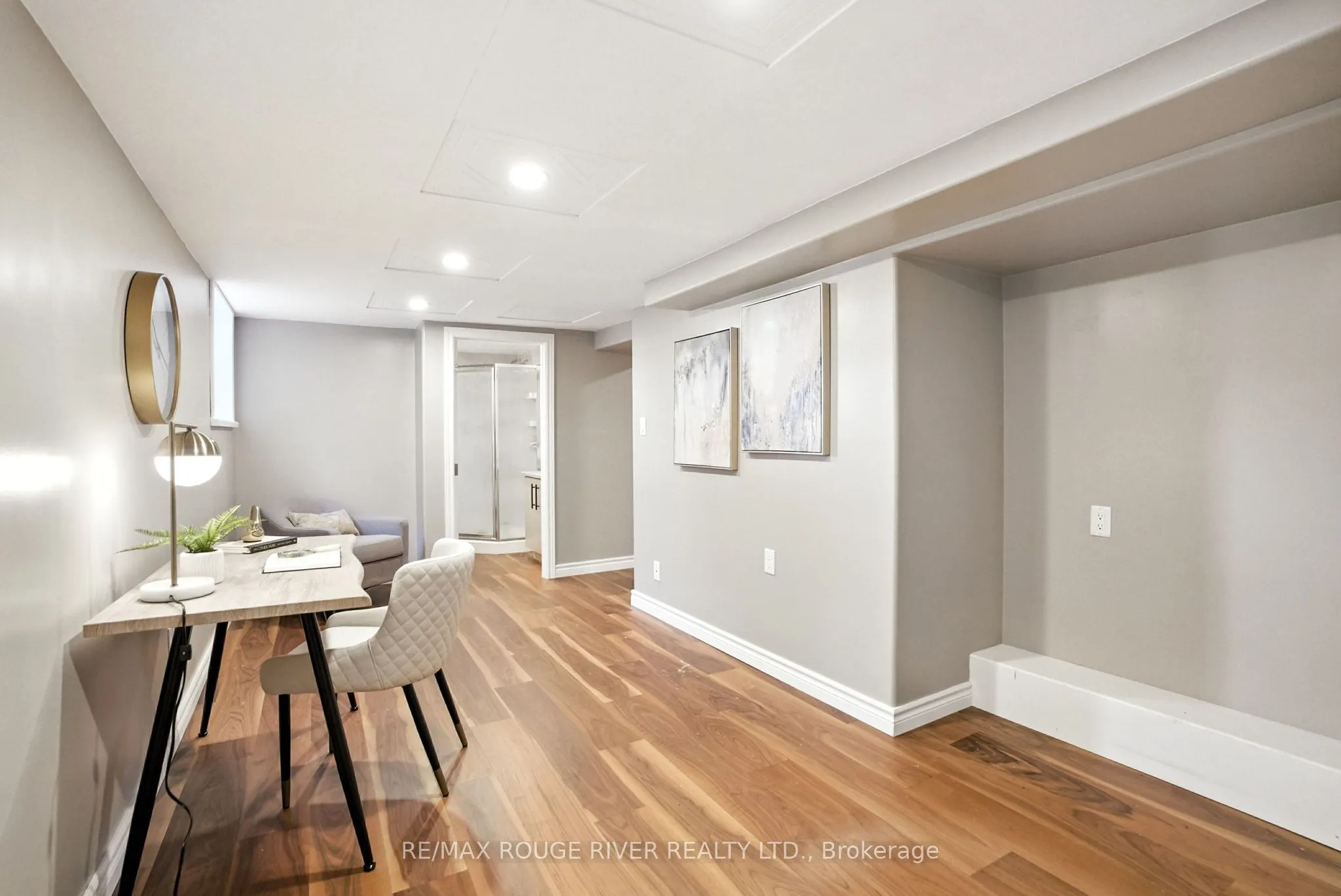 67 Orchard View Boulevard