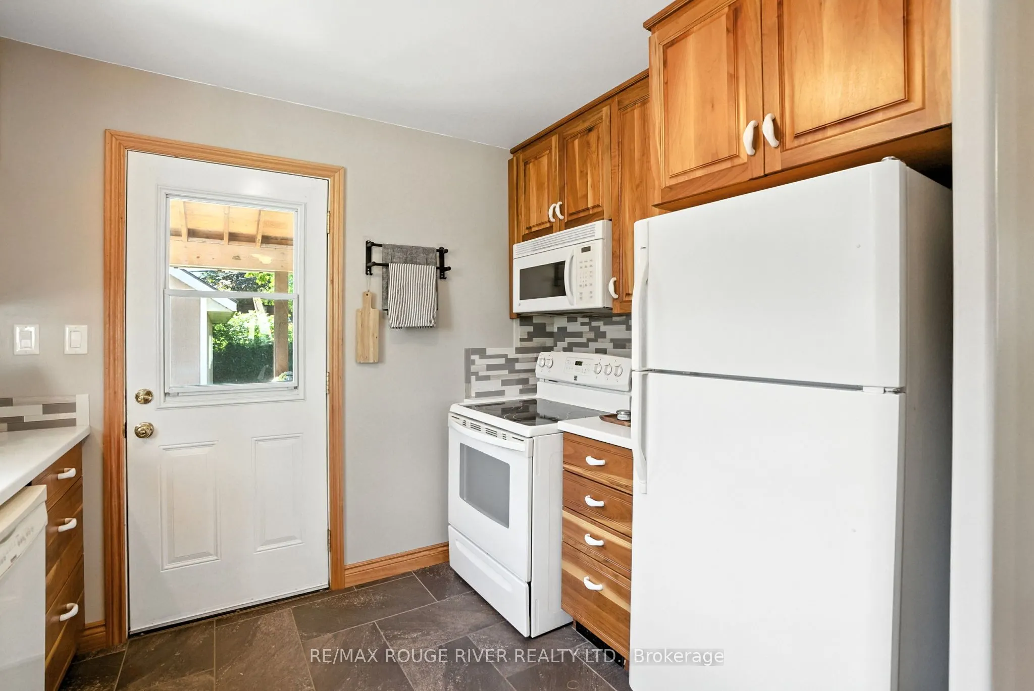 67 Orchard View Boulevard