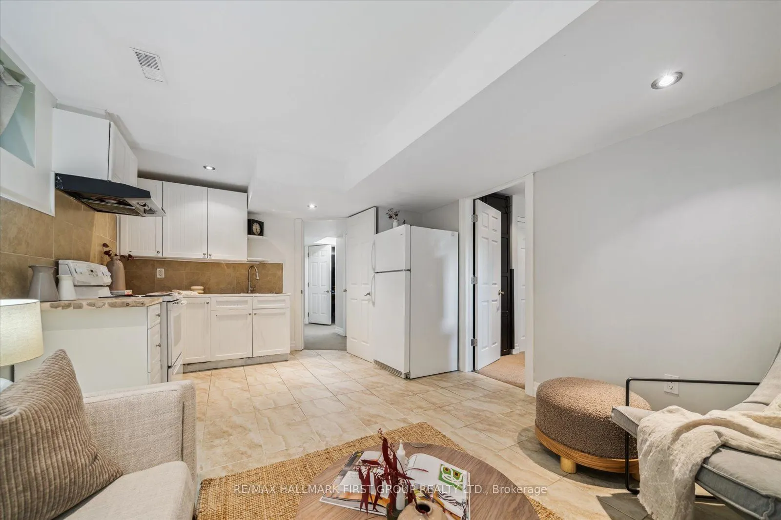 937 Pickering Beach Road