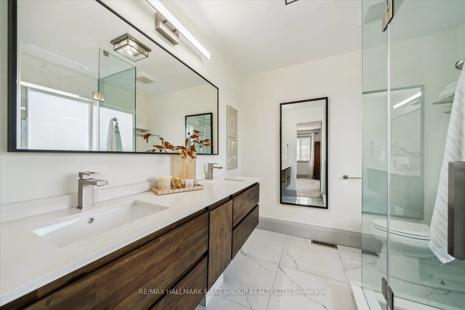 937 Pickering Beach Road