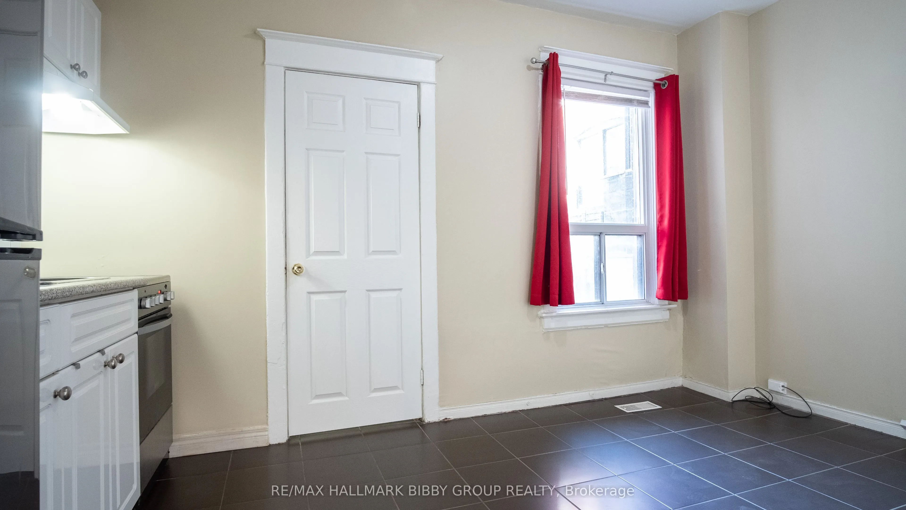 560 Jones Avenue, #3