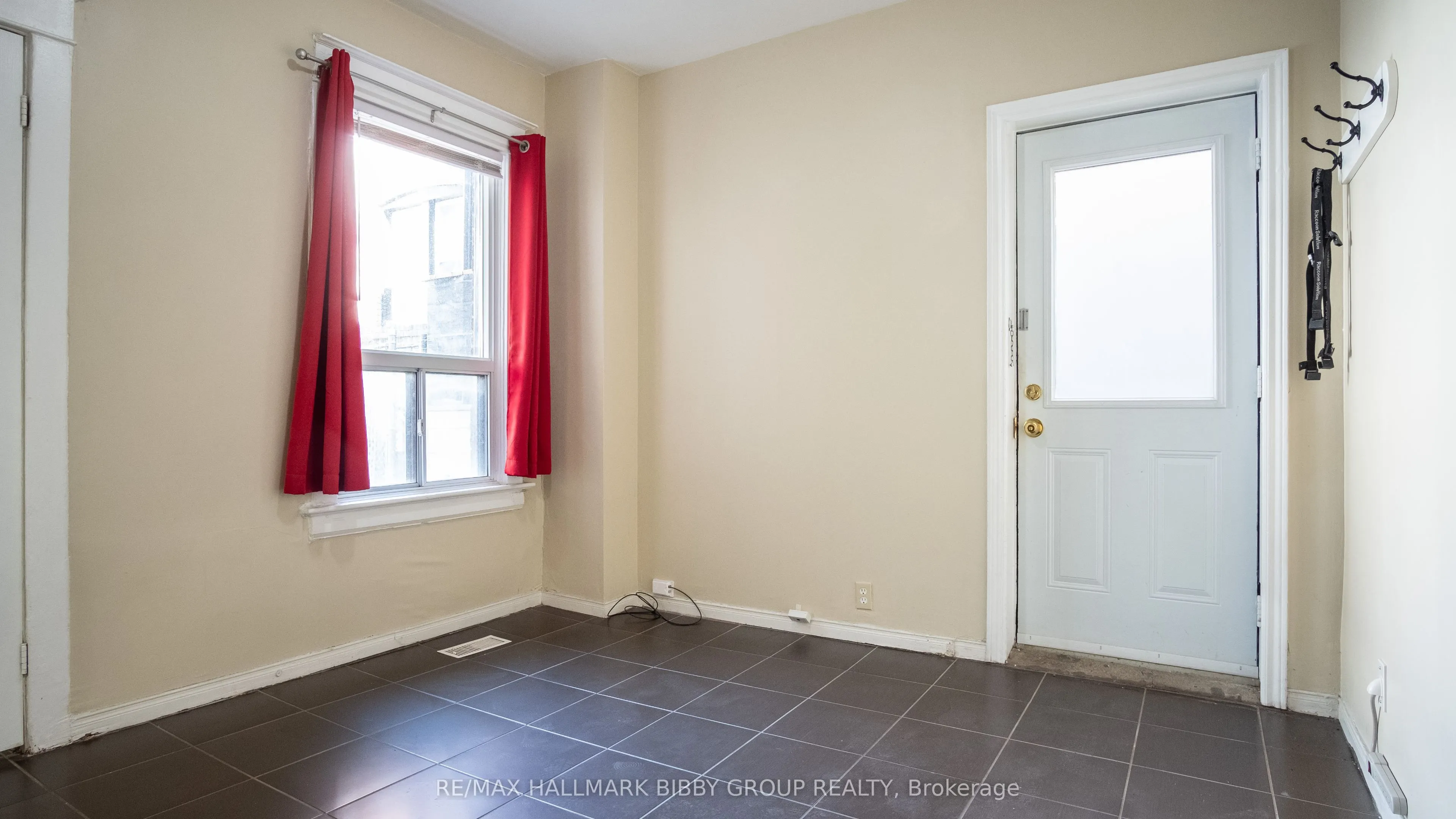 560 Jones Avenue, #3