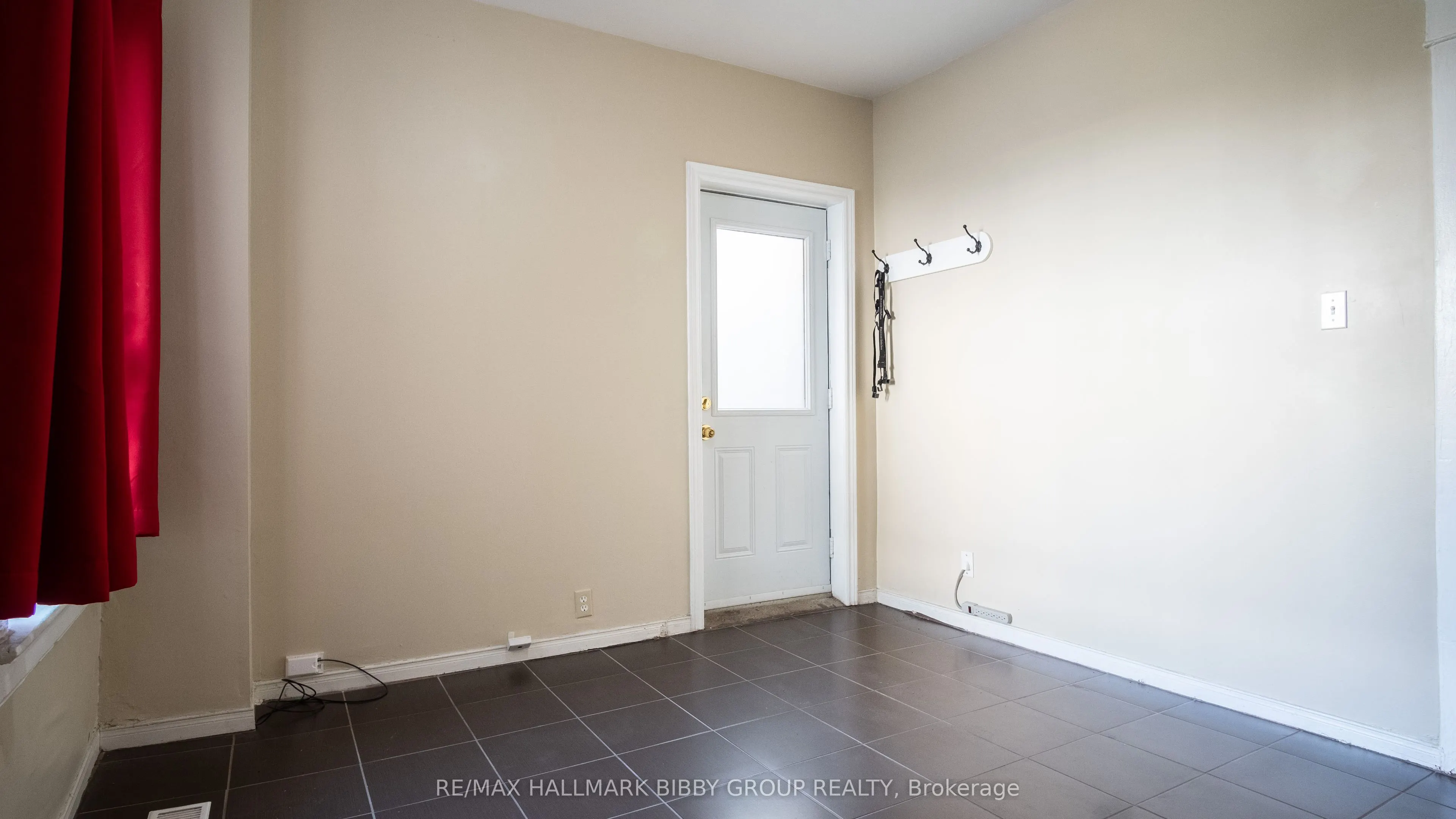 560 Jones Avenue, #3