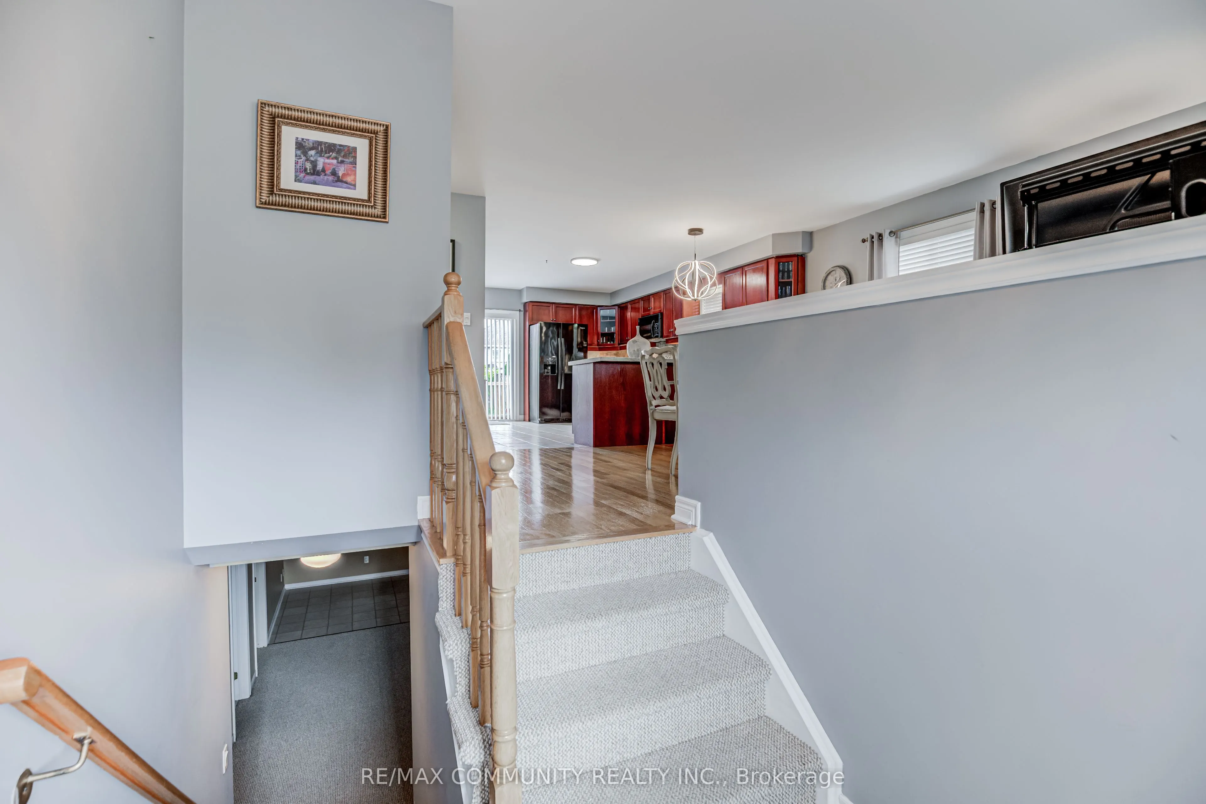 48 Bloom Avenue