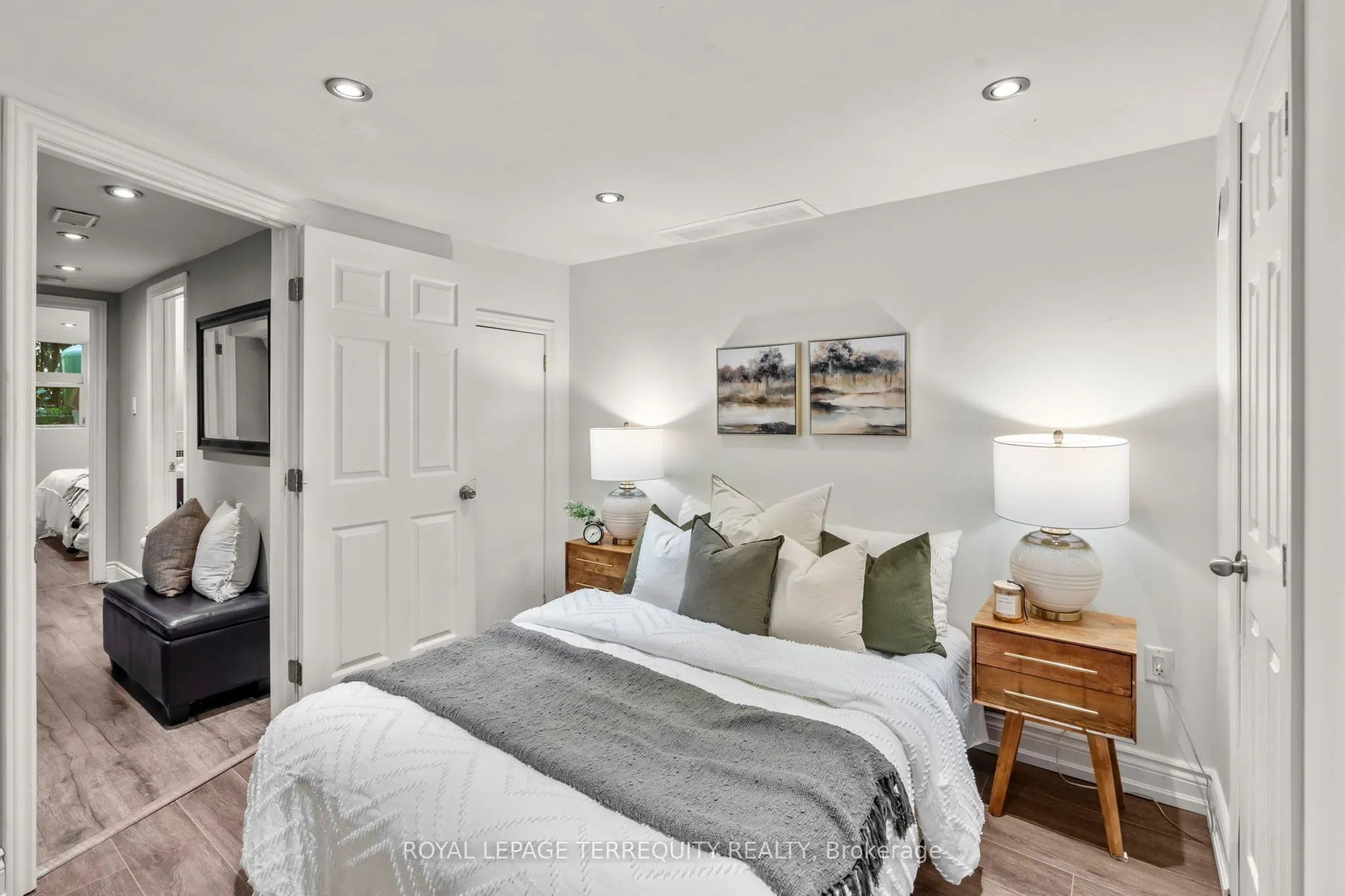 144 Thickson Road N