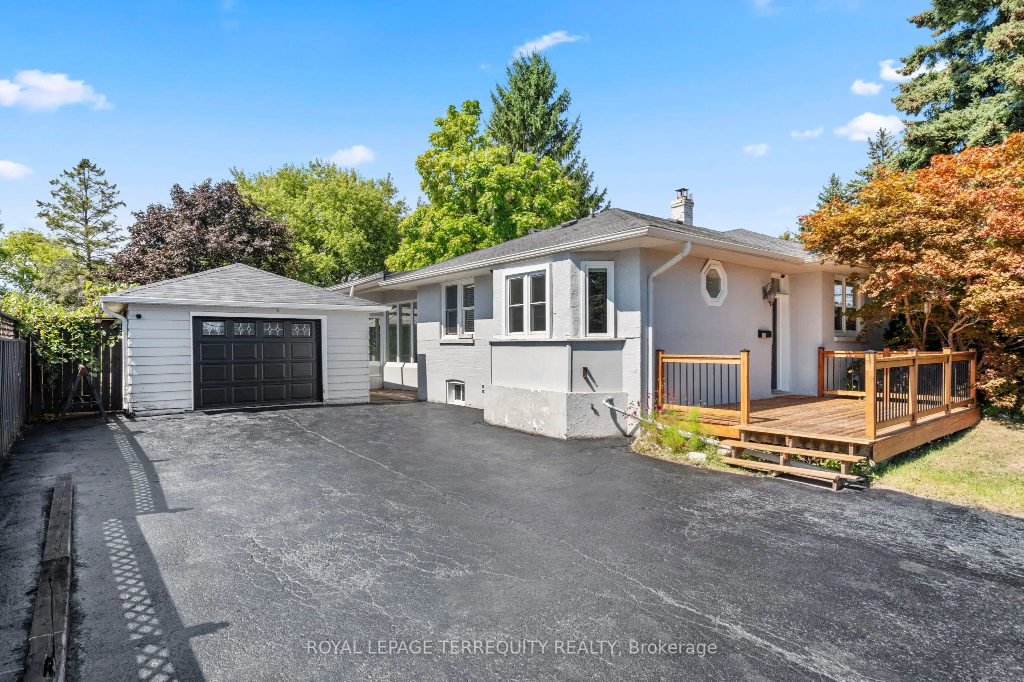 144 Thickson Road N