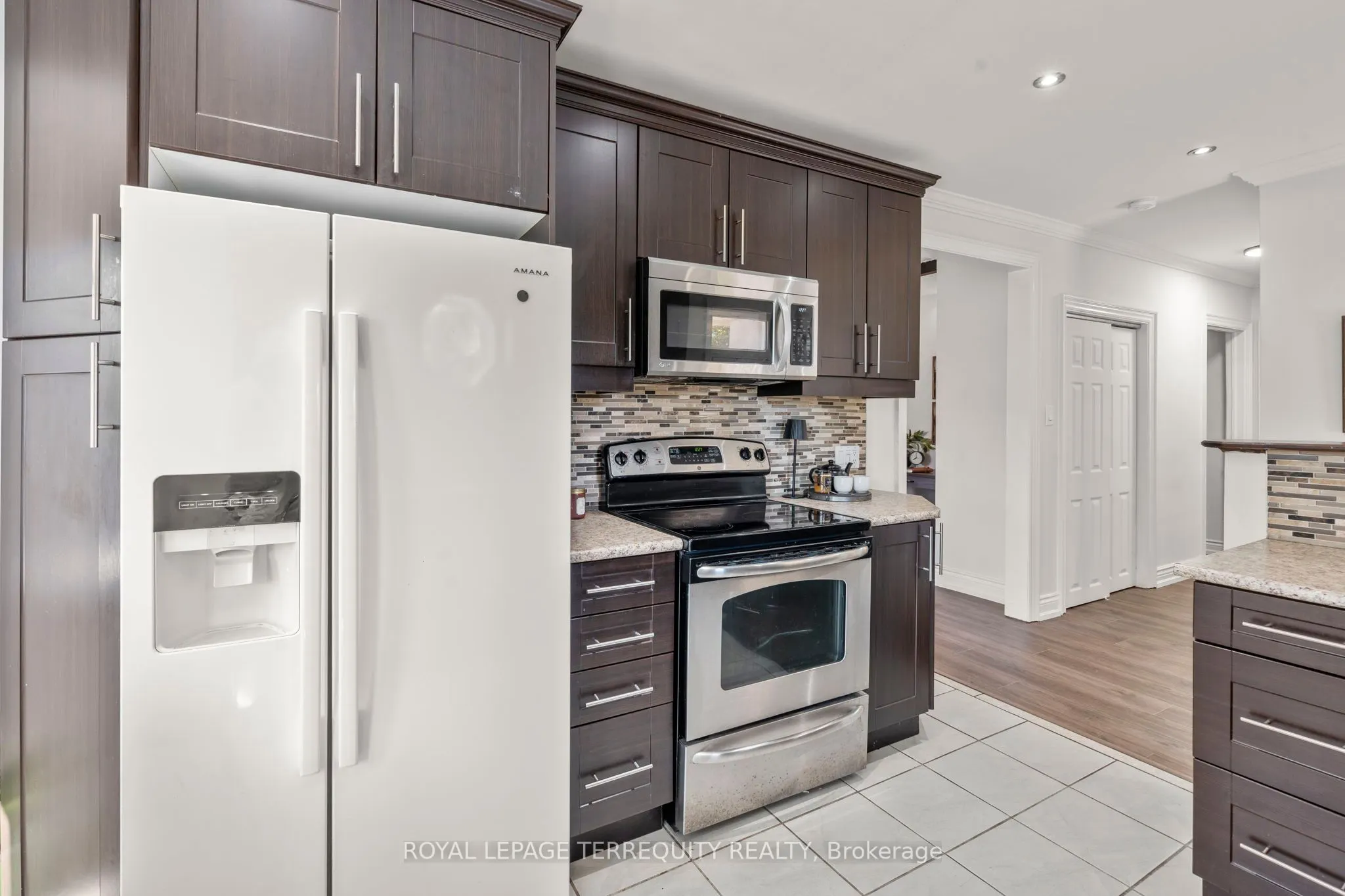 144 Thickson Road N