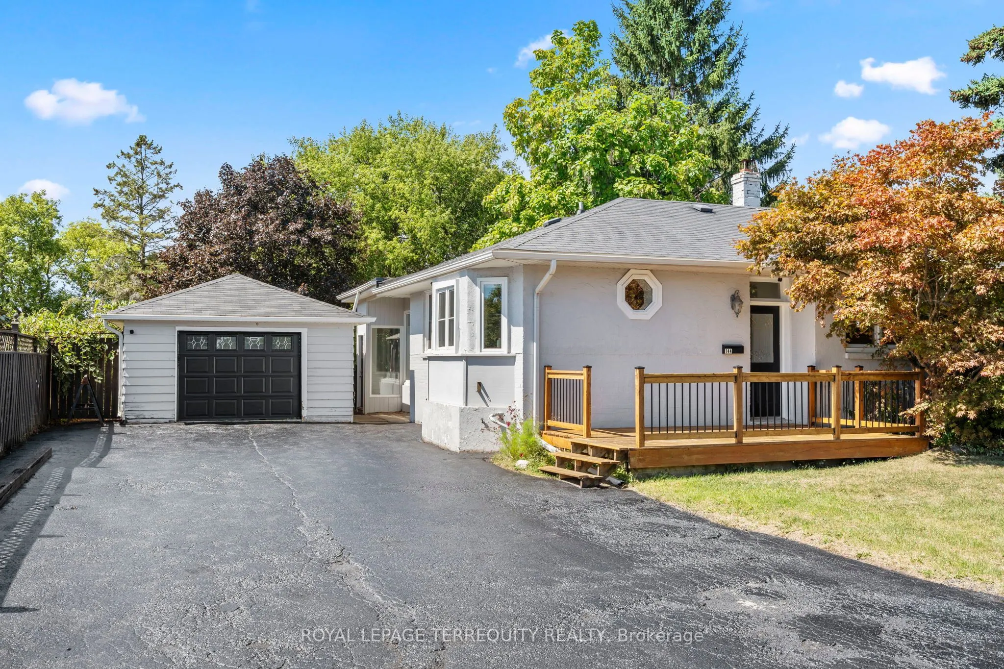 144 Thickson Road N