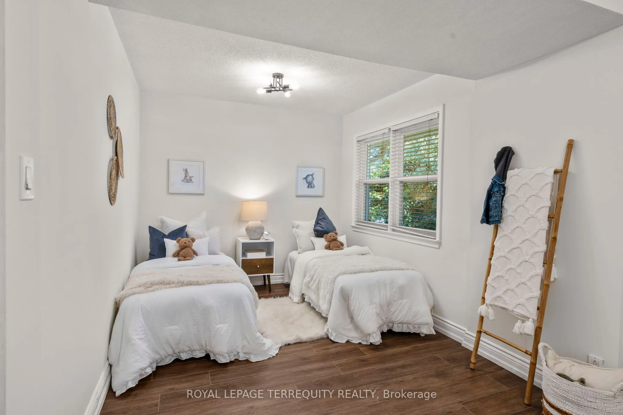 144 Thickson Road N
