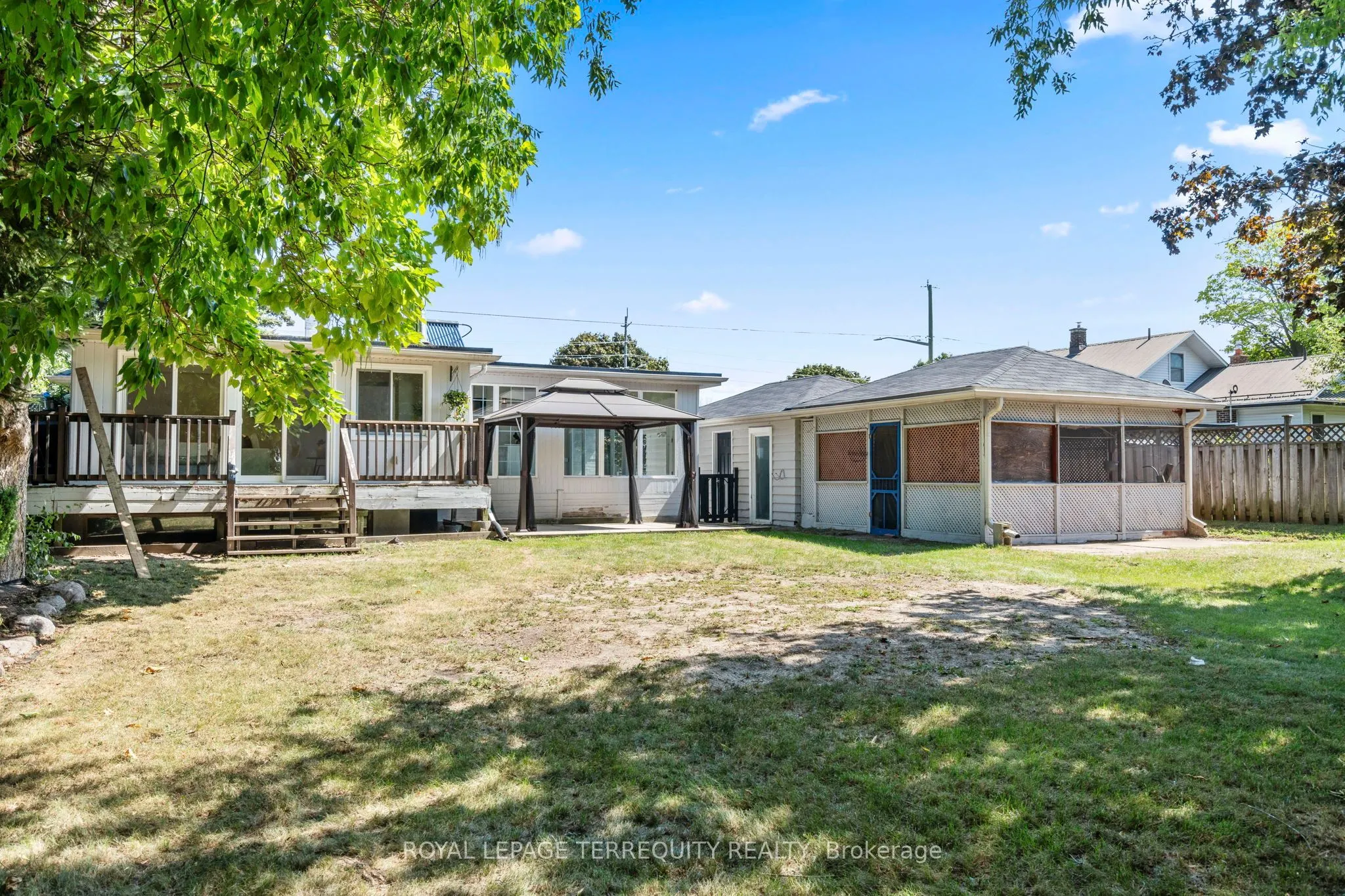 144 Thickson Road N