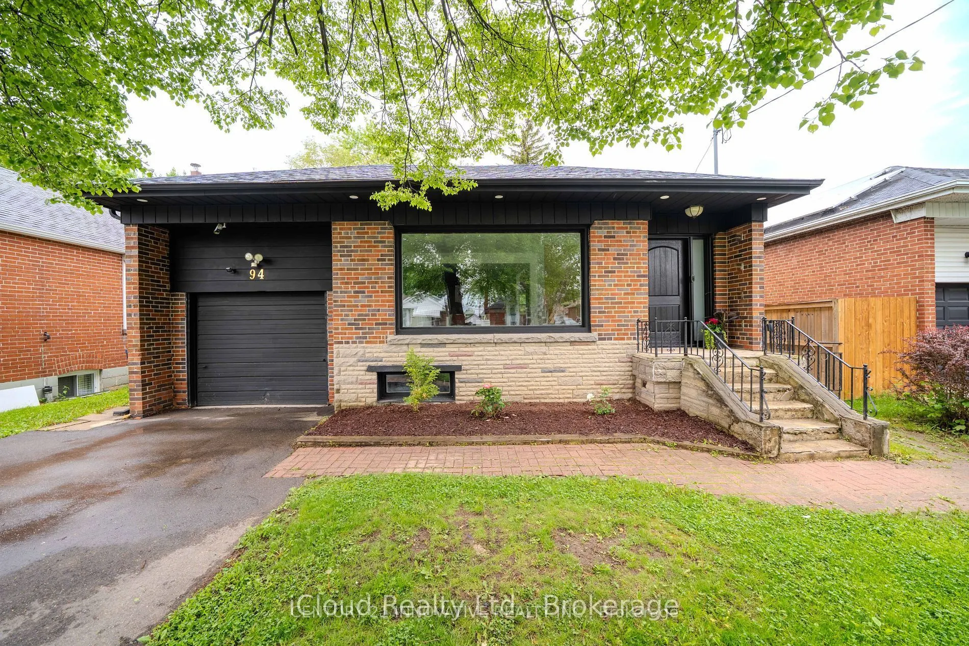 94 Lynvalley Crescent, #Upper