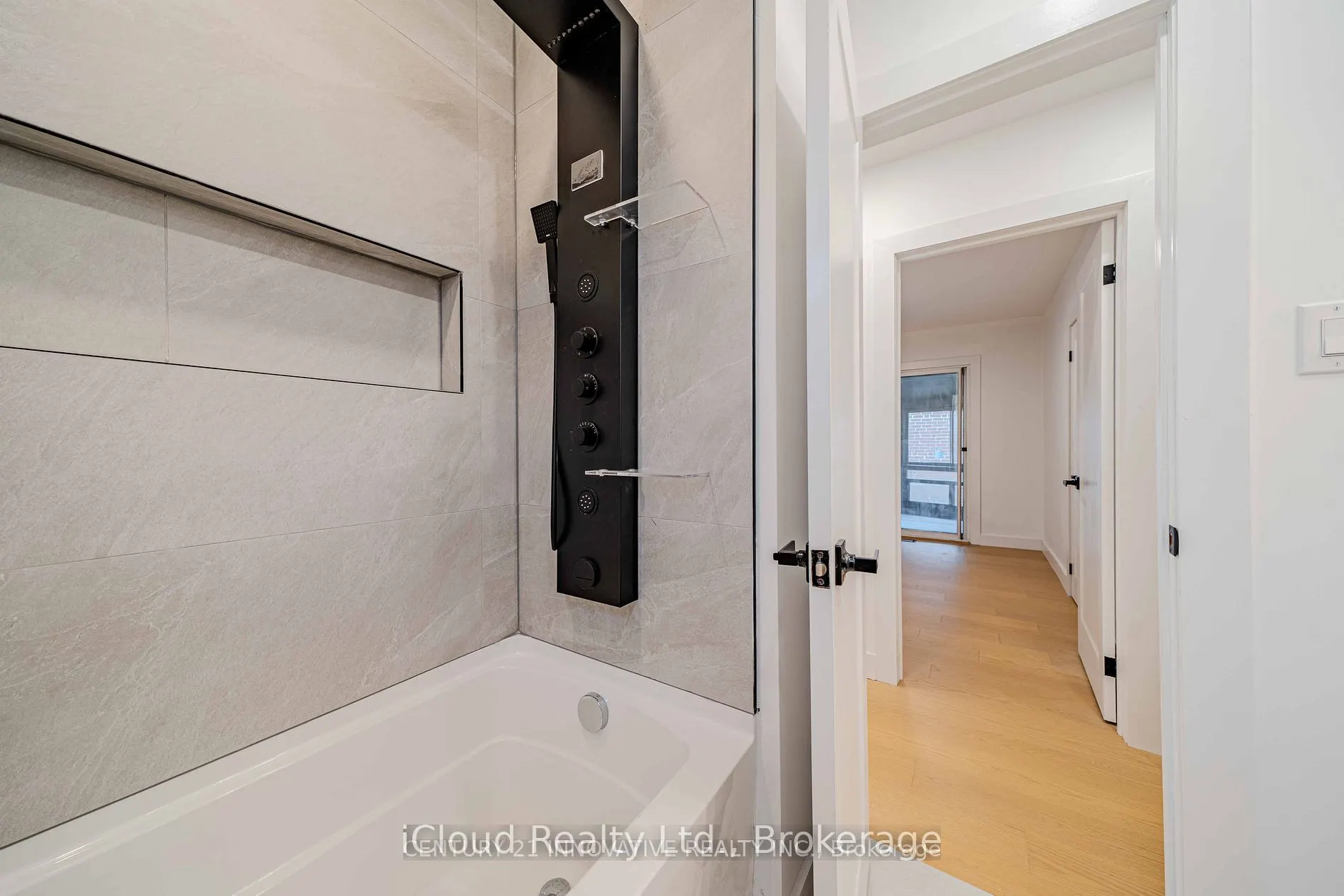 94 Lynvalley Crescent, #Upper