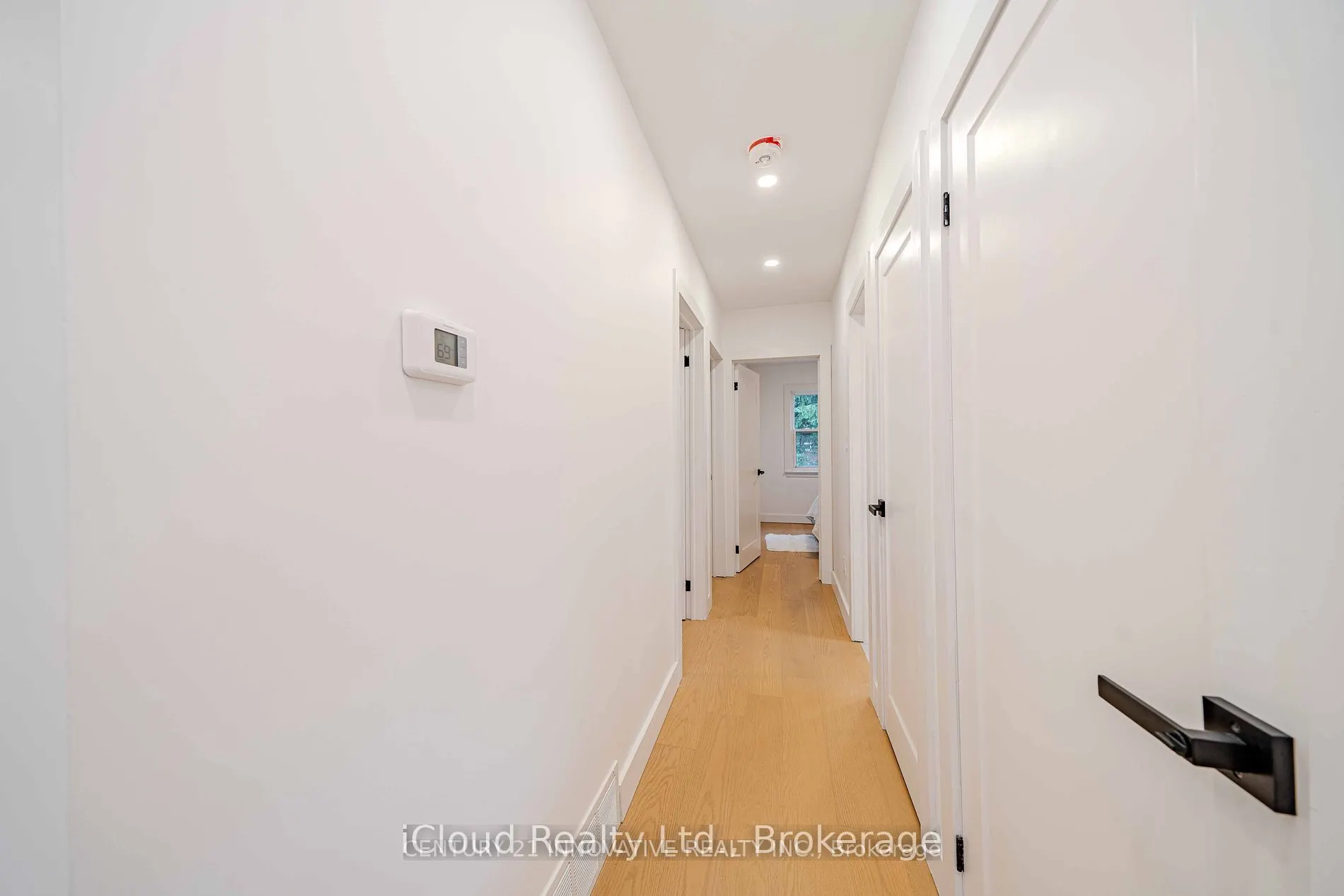 94 Lynvalley Crescent, #Upper