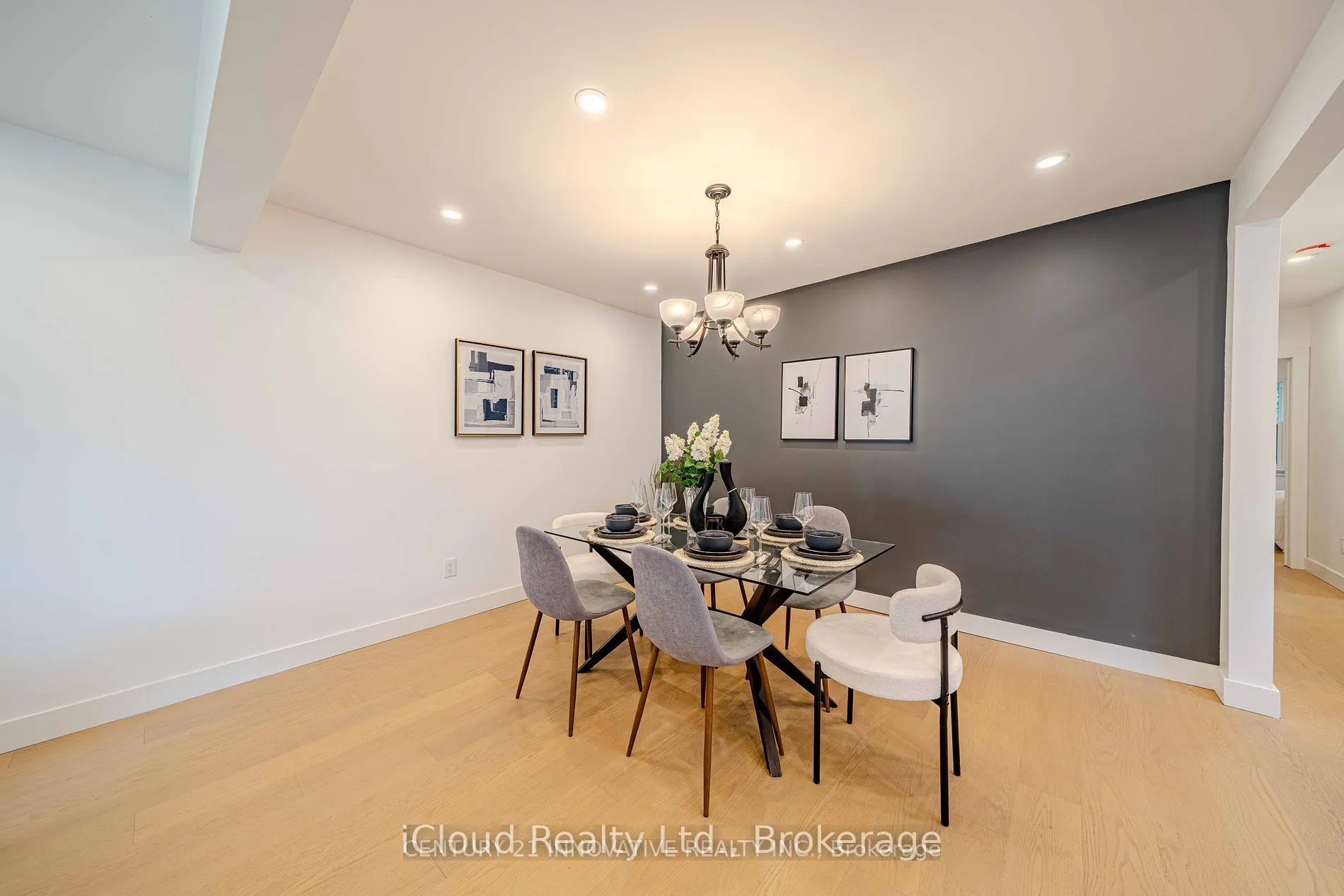 94 Lynvalley Crescent, #Upper