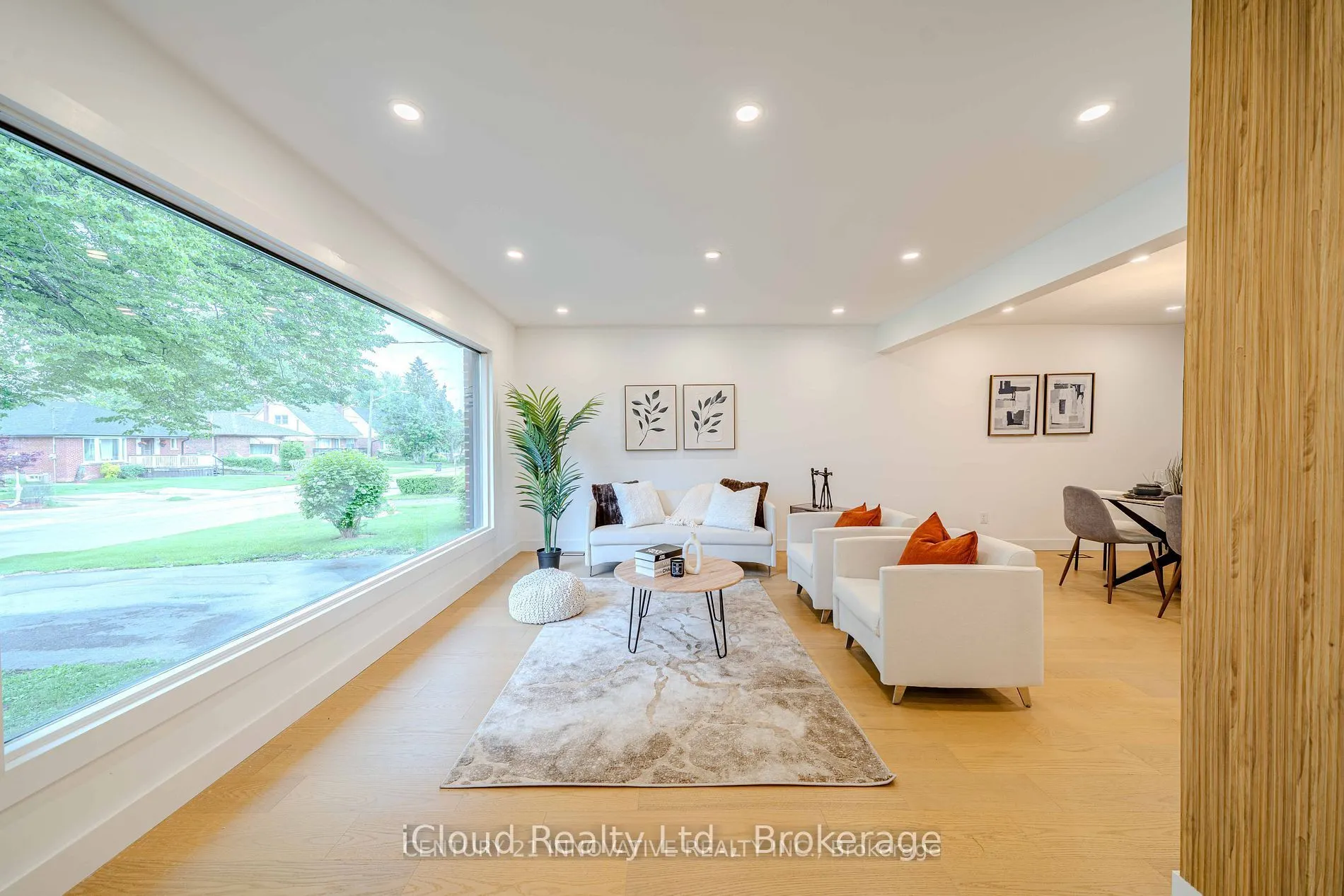 94 Lynvalley Crescent, #Upper