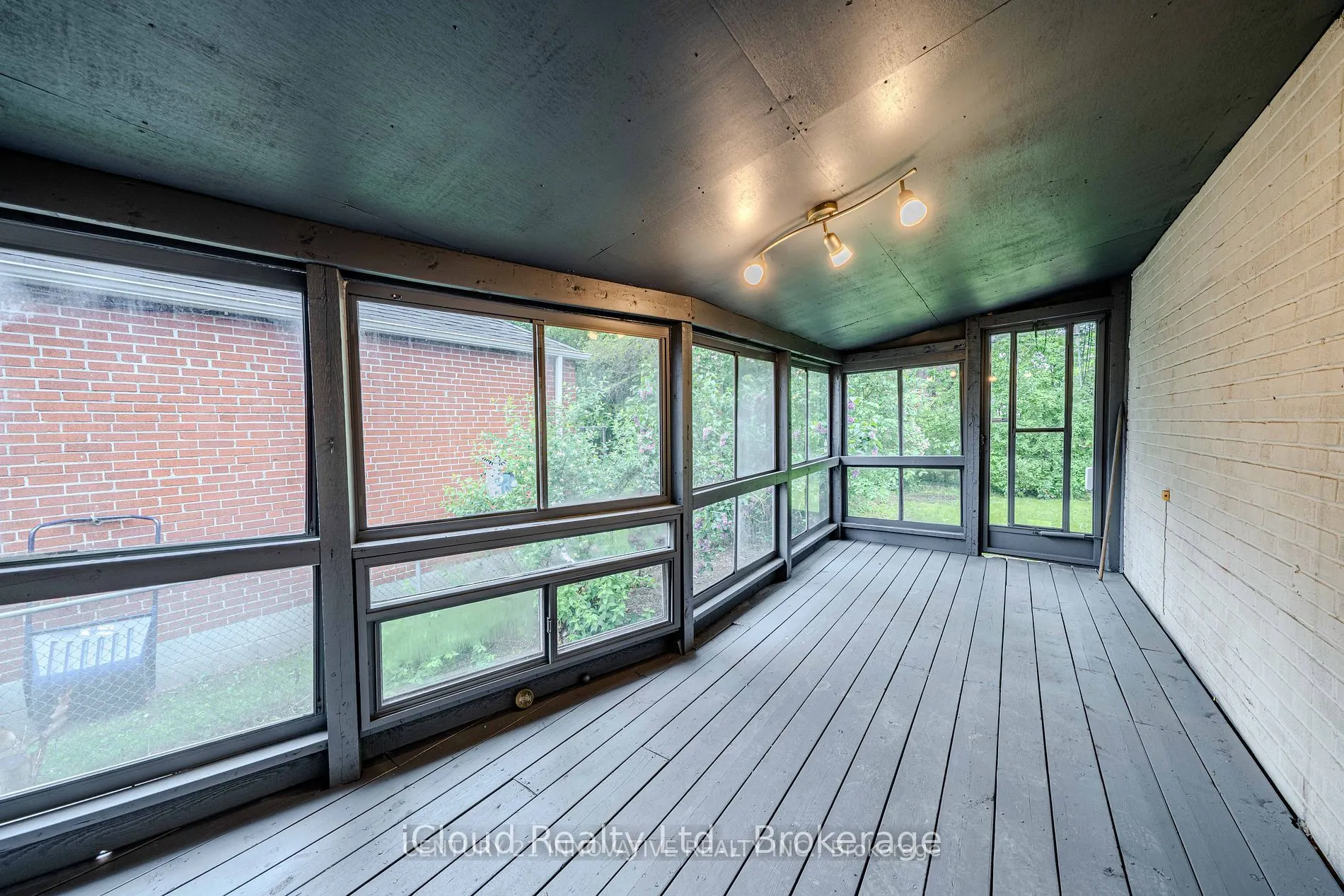 94 Lynvalley Crescent, #Upper