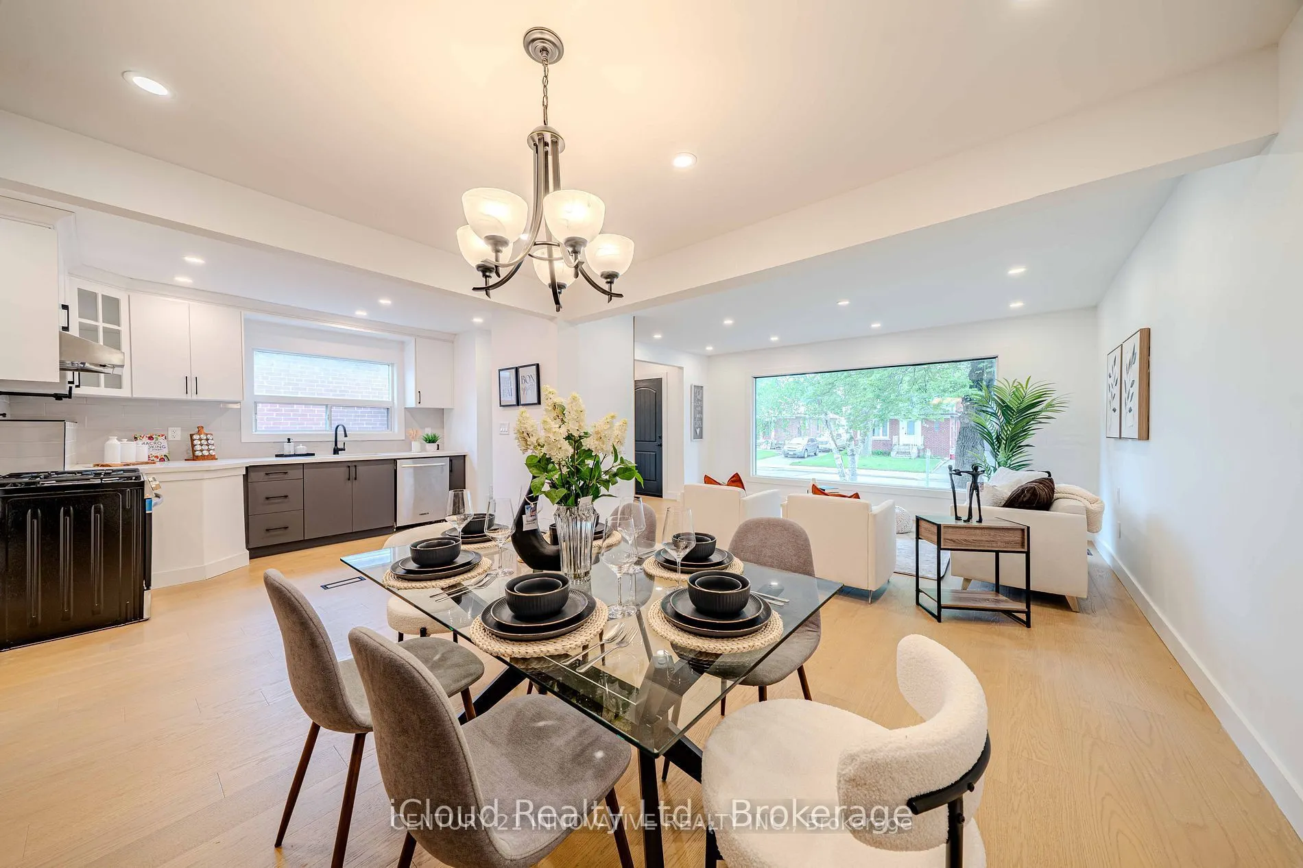 94 Lynvalley Crescent, #Upper