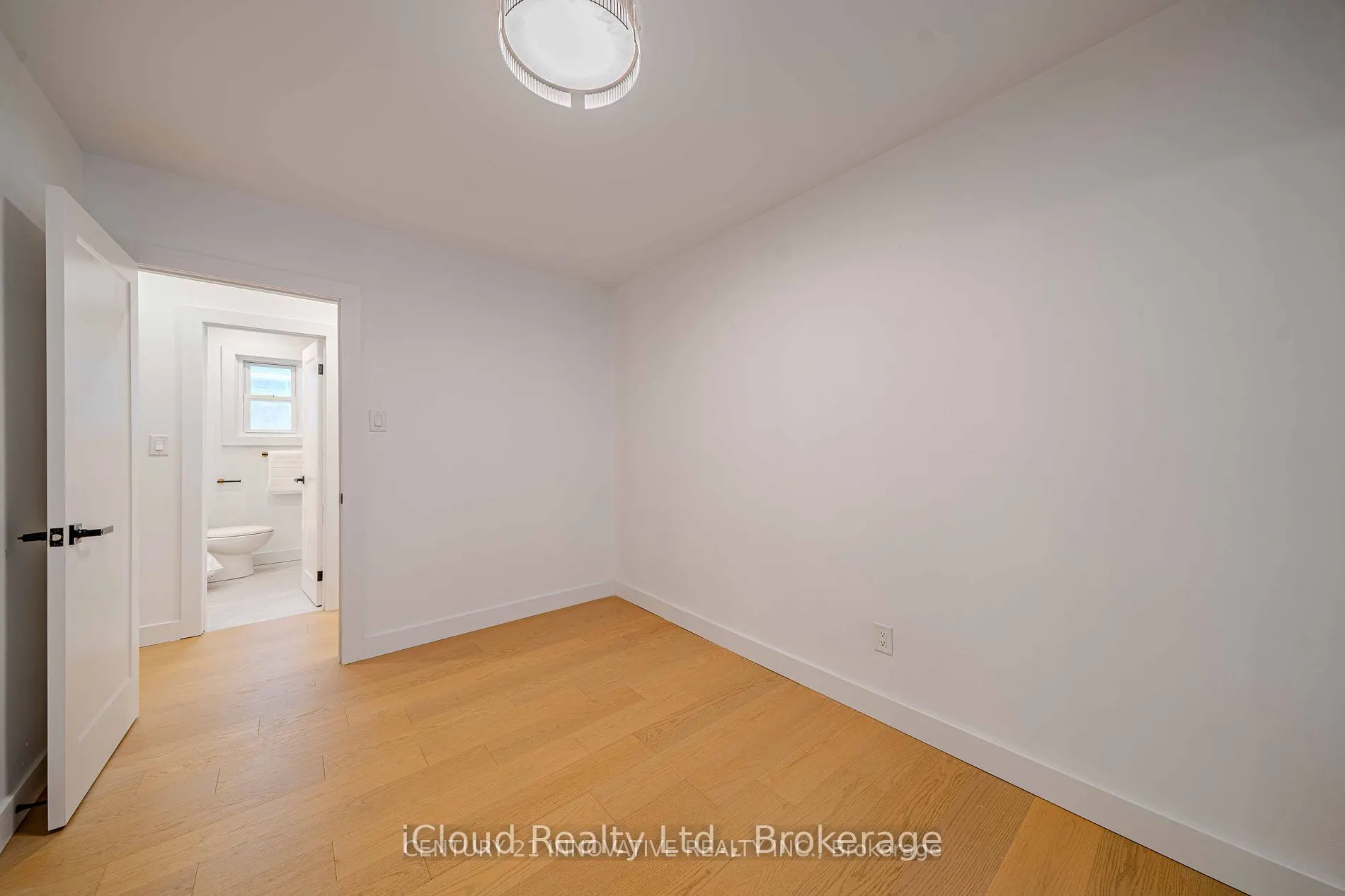 94 Lynvalley Crescent, #Upper