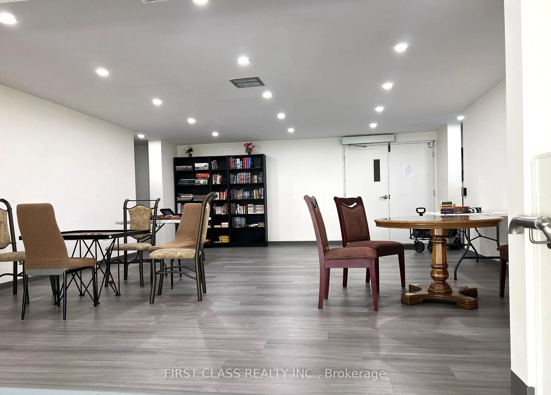 10 Stonehill Court, #1412
