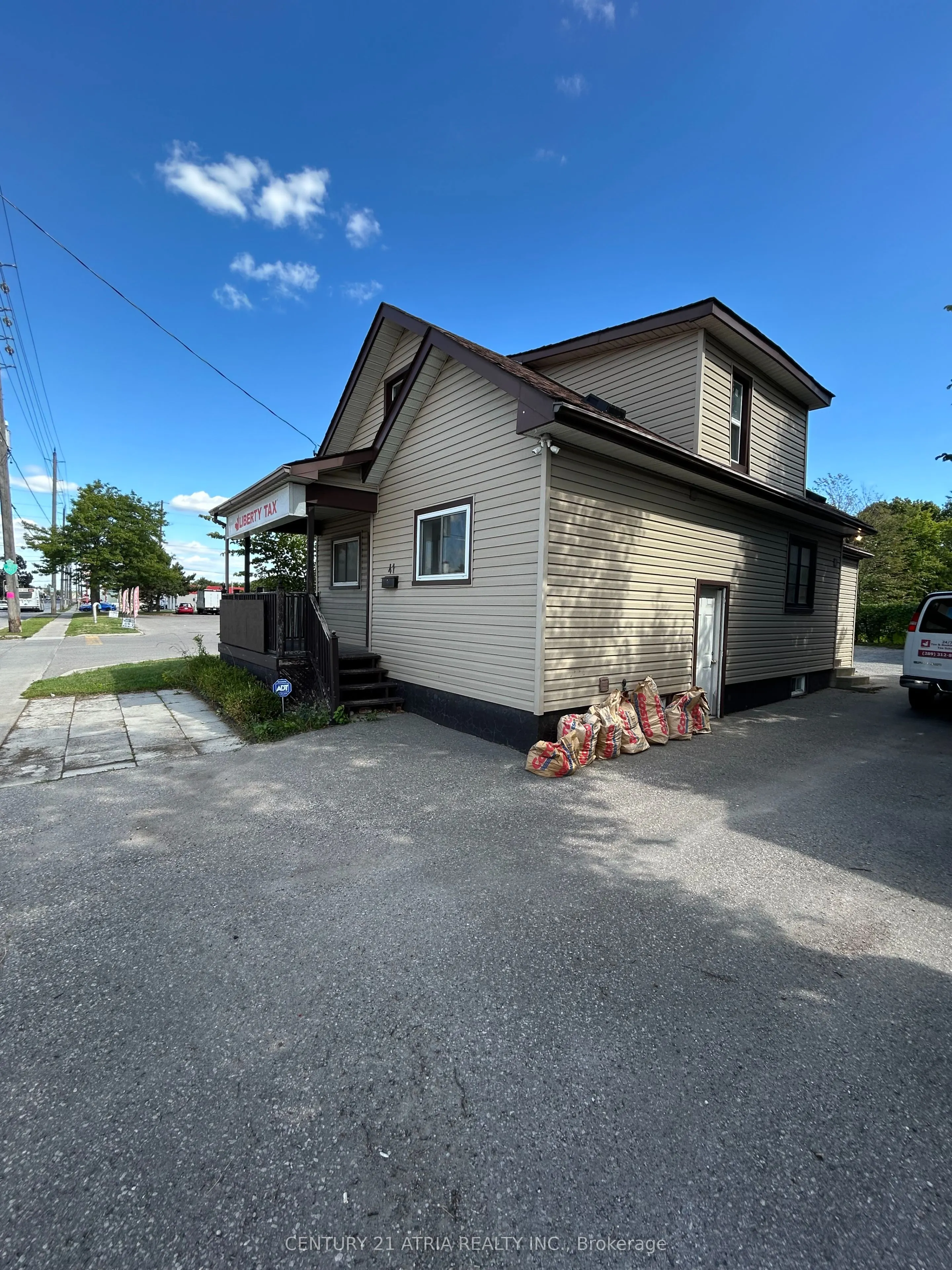 41 Bloor Street E