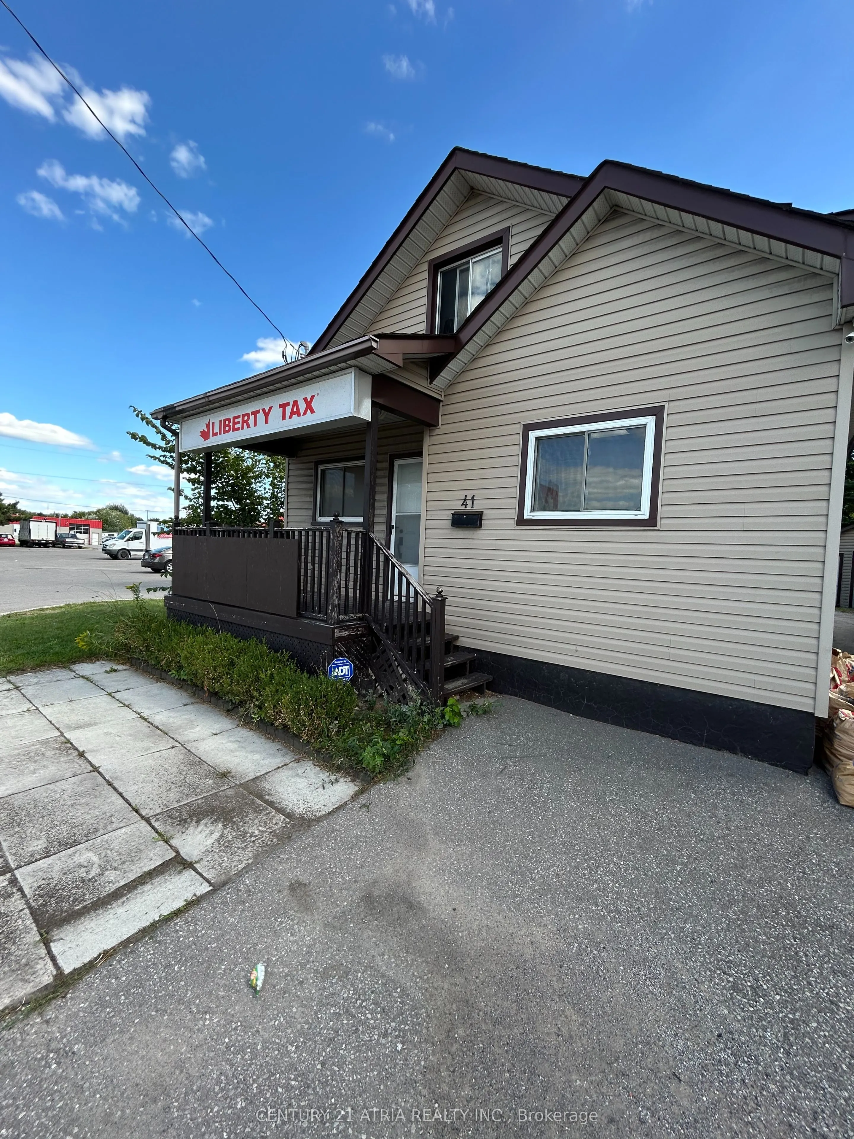 41 Bloor Street E