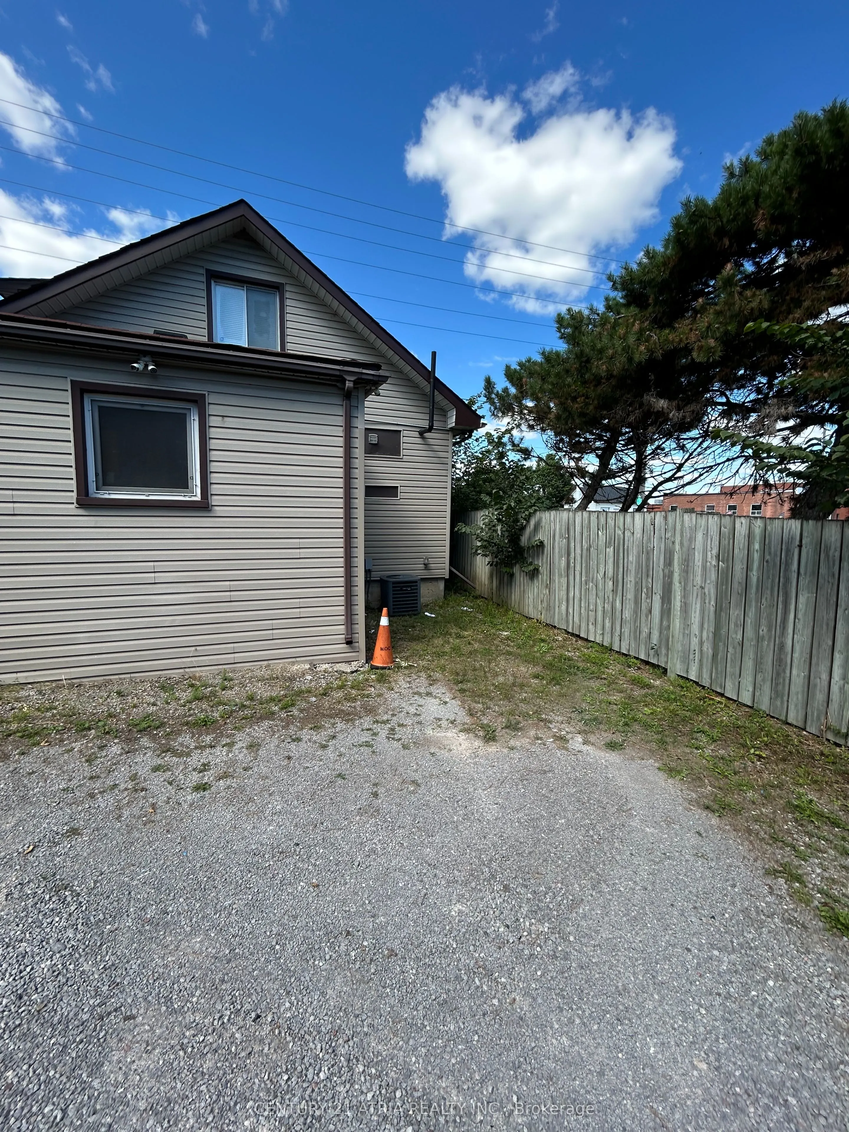 41 Bloor Street E