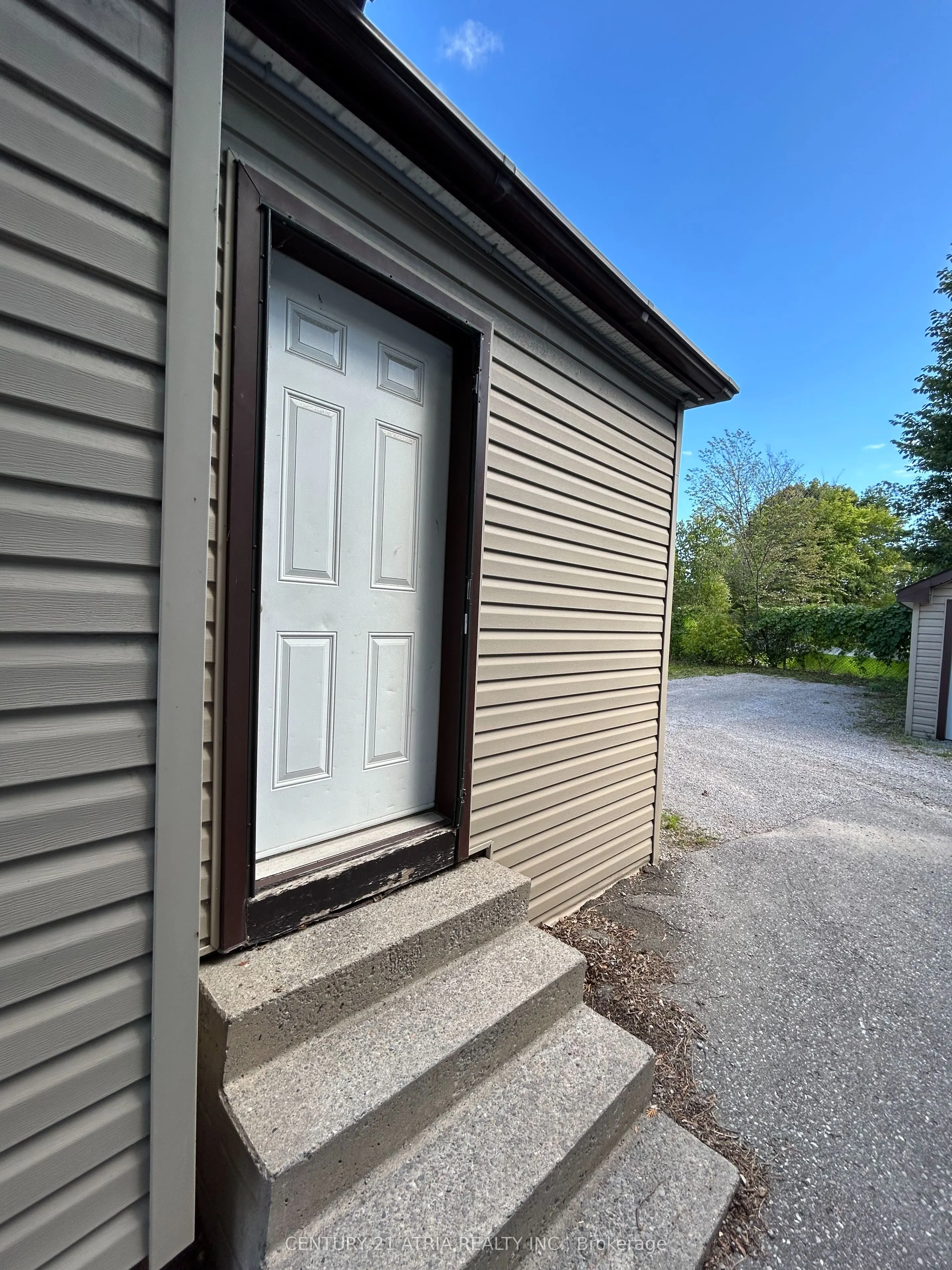 41 Bloor Street E