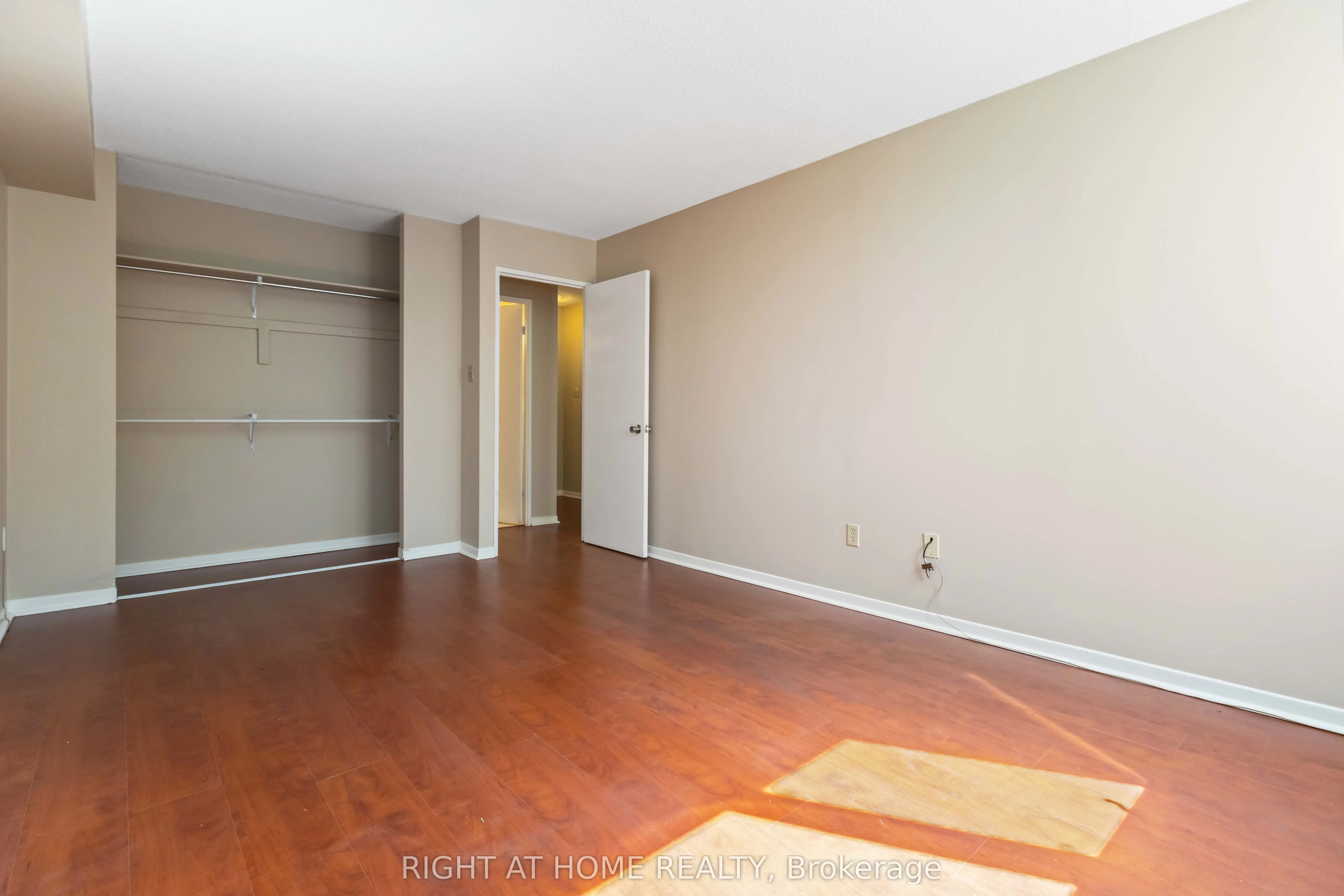15 Sewells Road S, #401