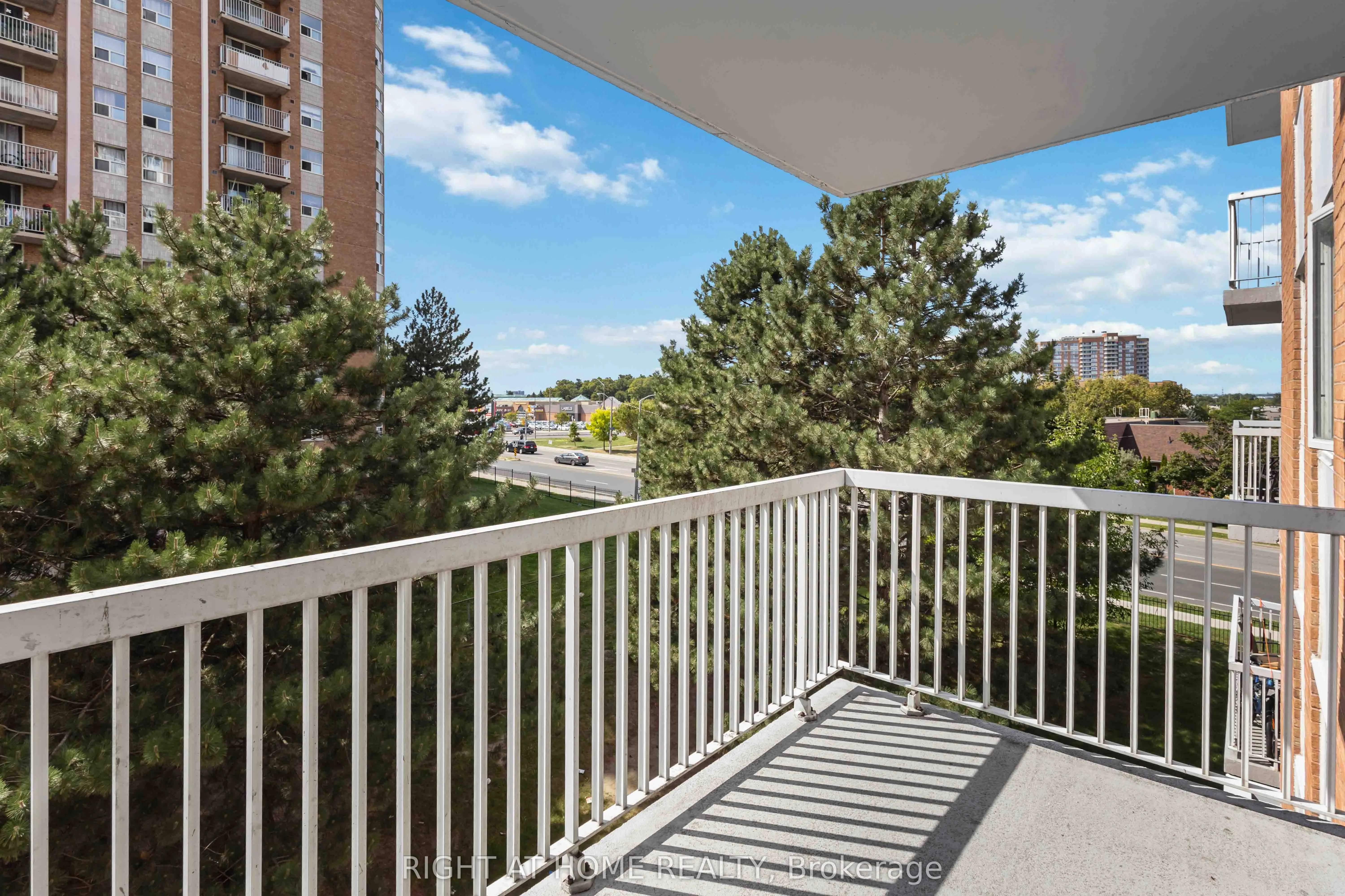 15 Sewells Road S, #401