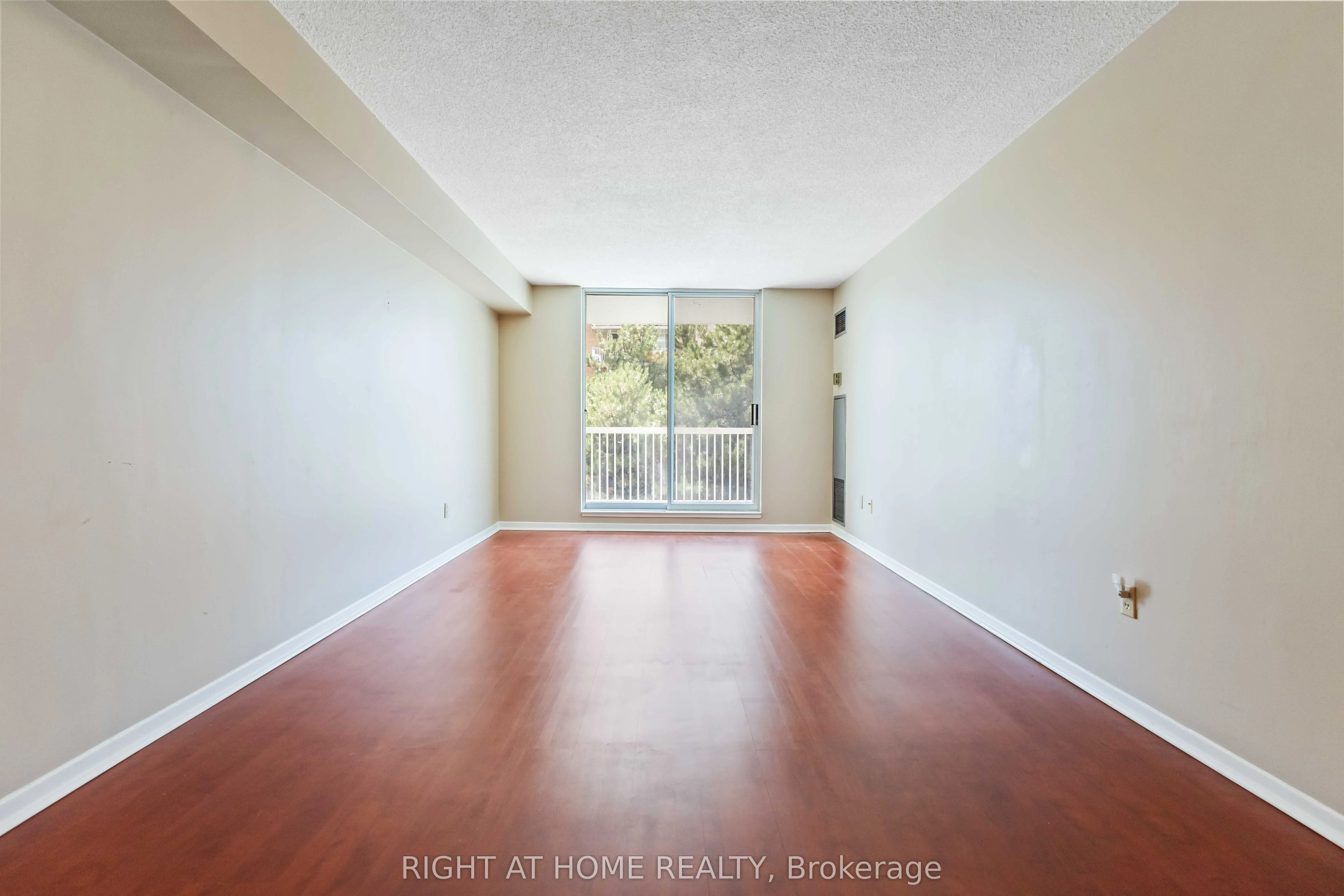15 Sewells Road S, #401