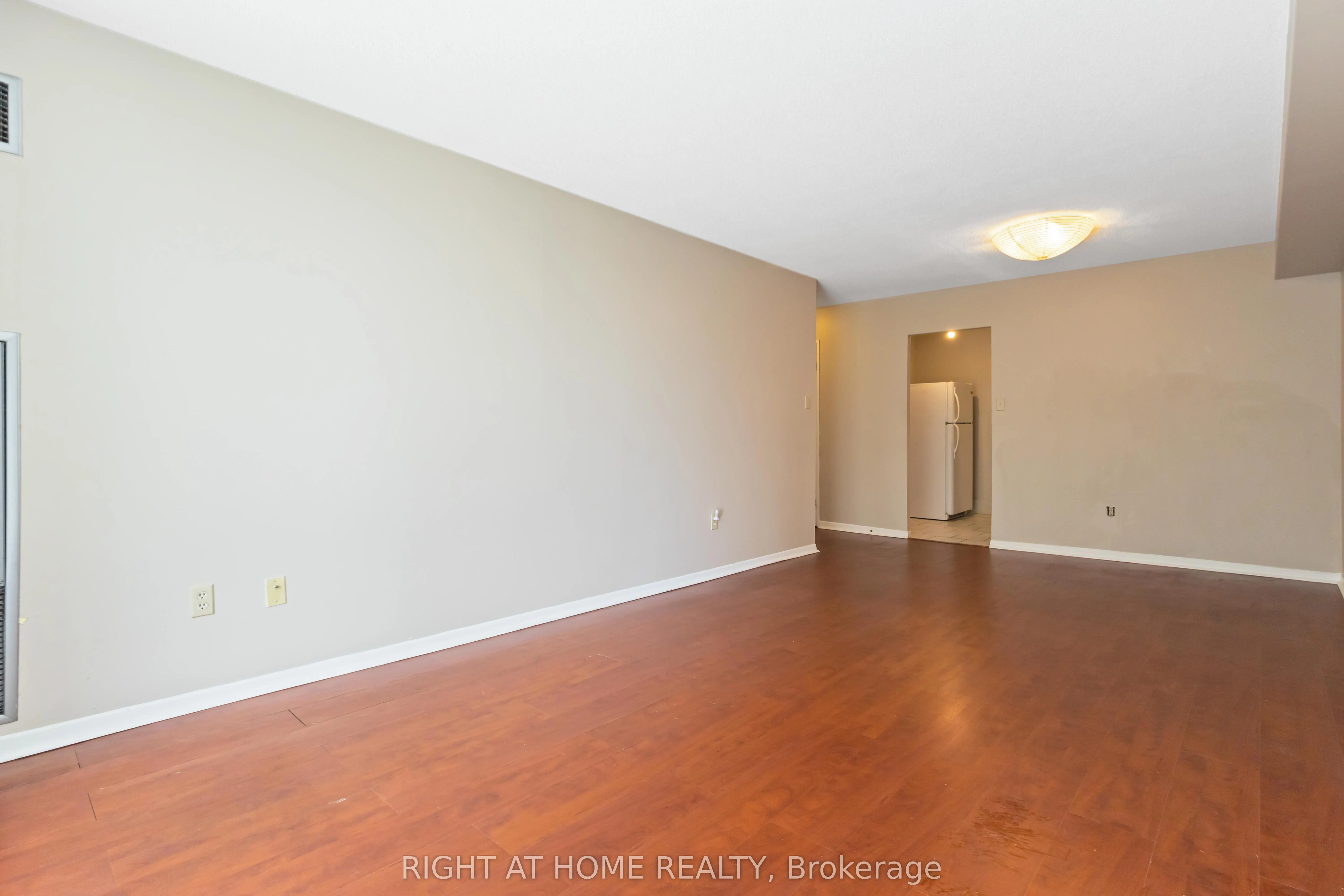 15 Sewells Road S, #401