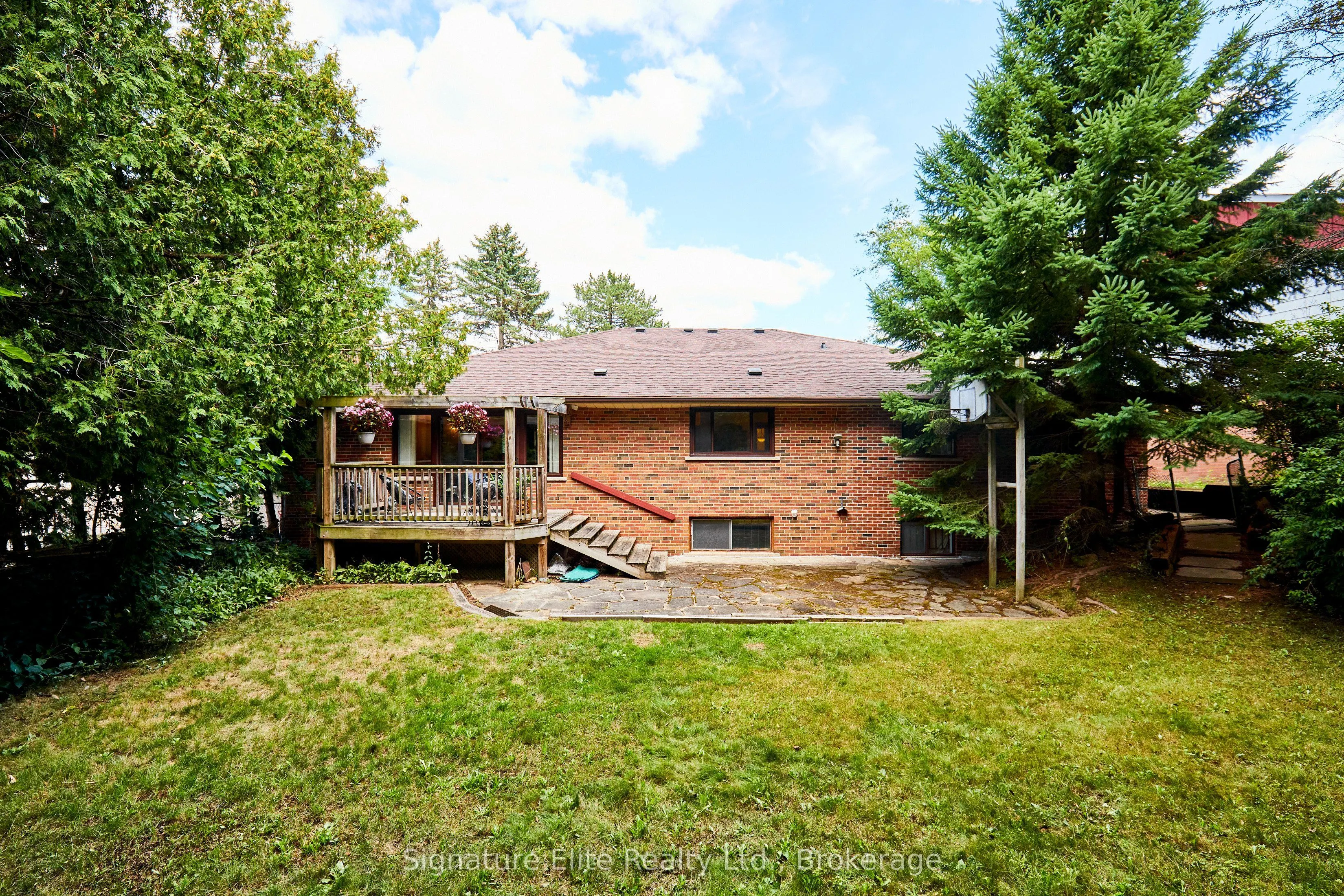 262 Bellamy Road N