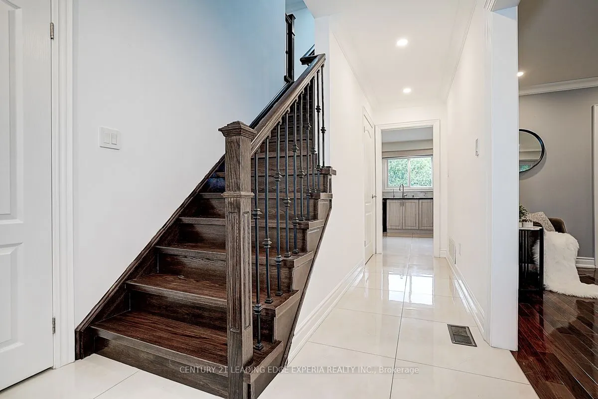 108 Collingsbrook Boulevard
