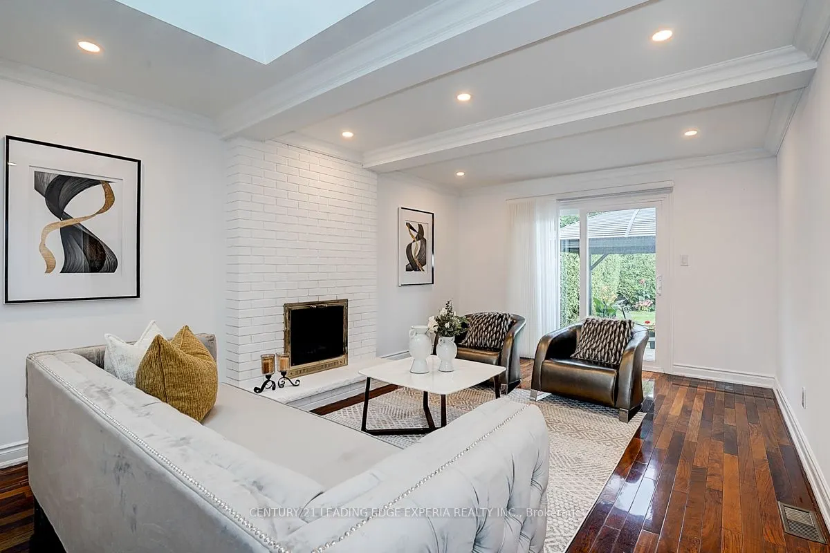 108 Collingsbrook Boulevard
