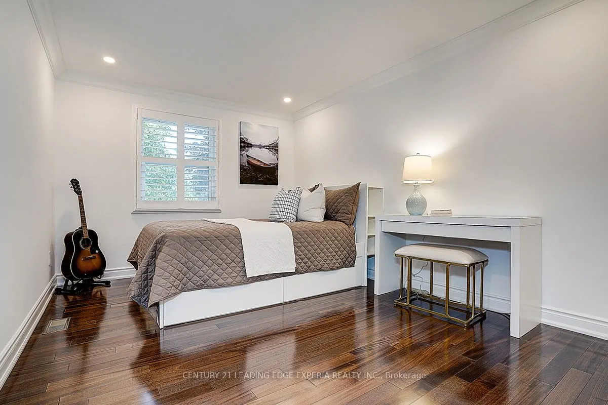 108 Collingsbrook Boulevard