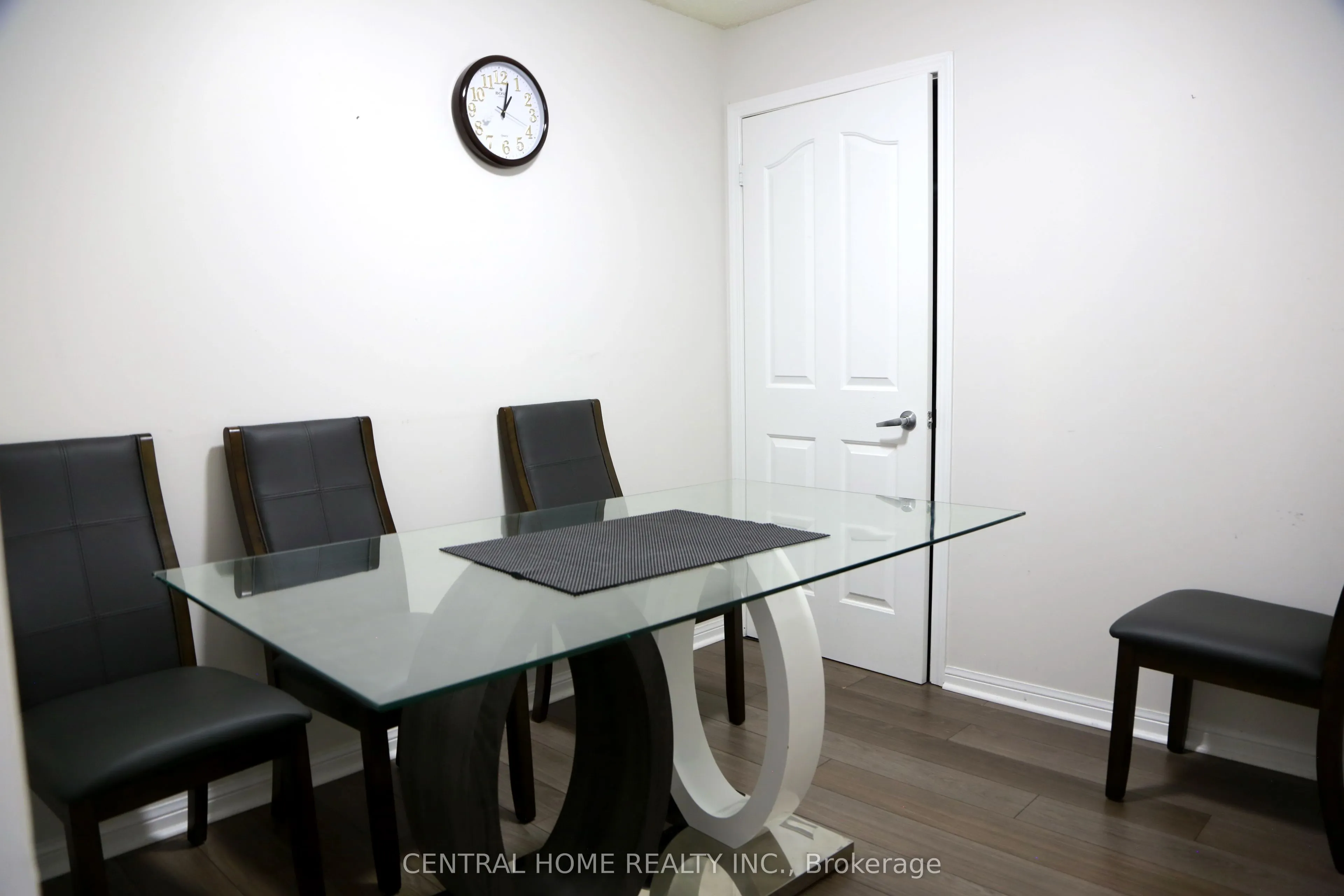5225 Finch Avenue, #329