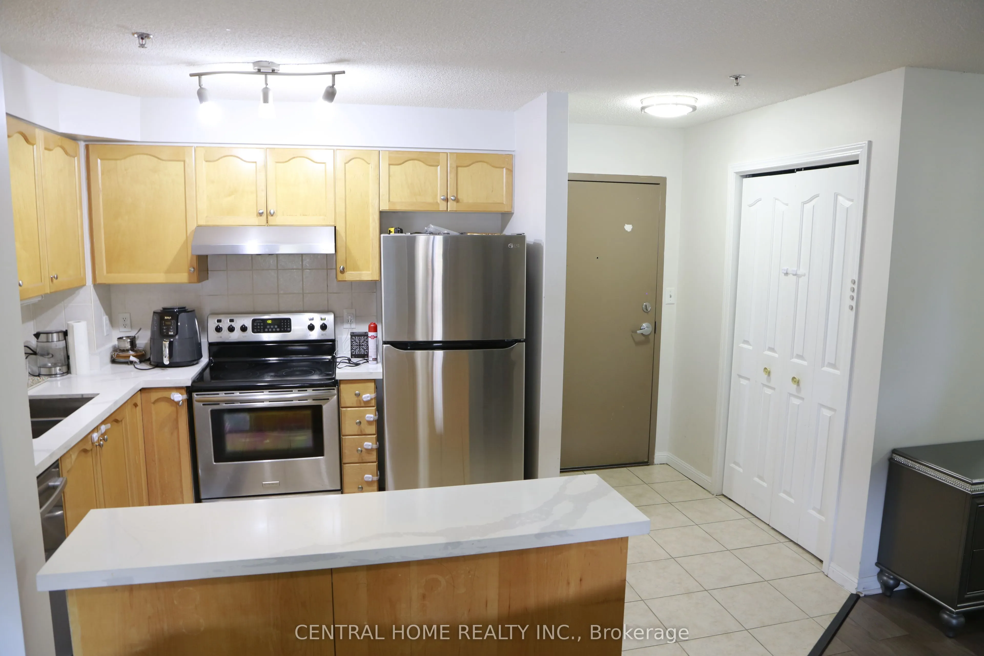 5225 Finch Avenue, #329