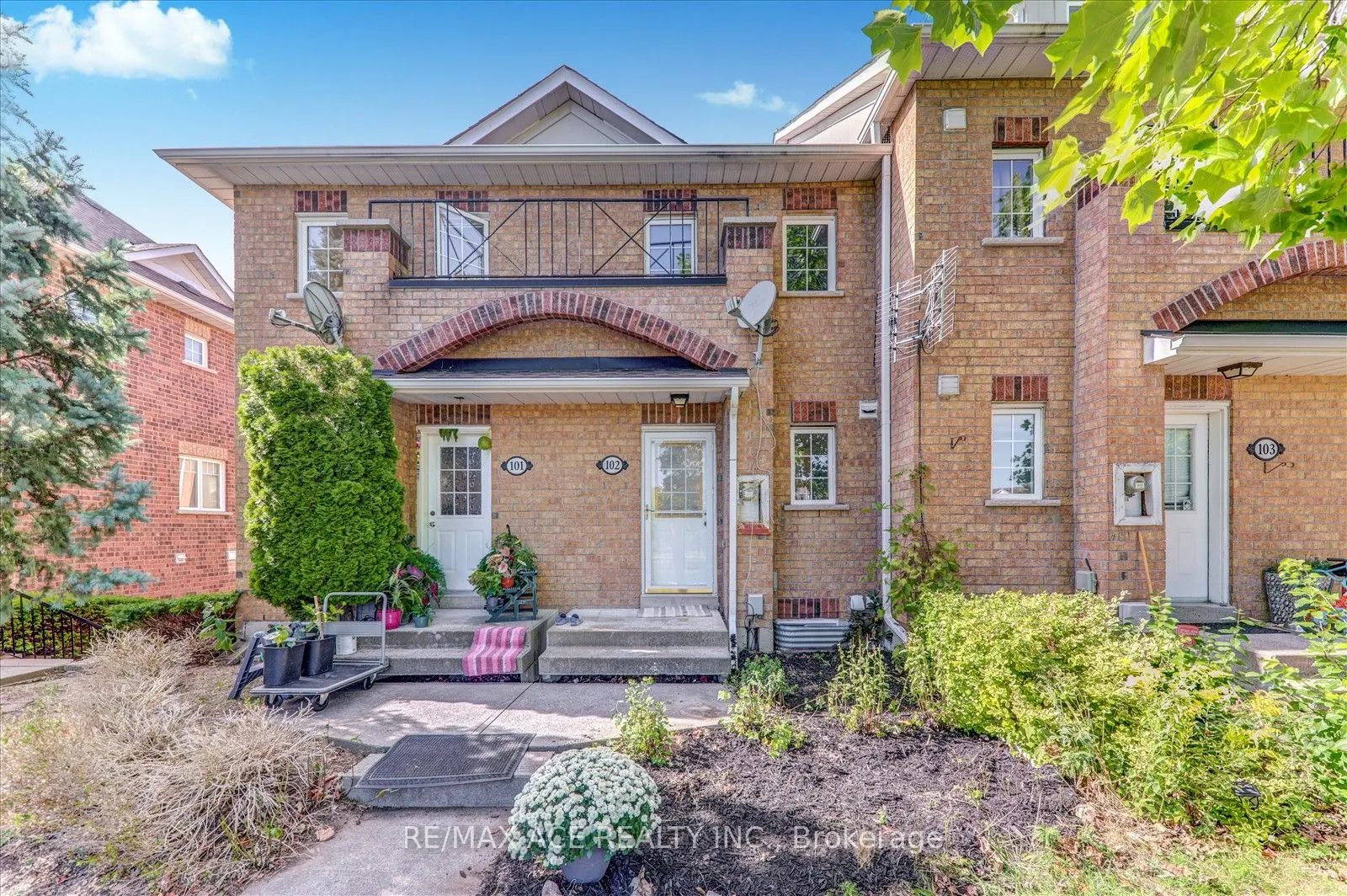 2 Hedge End Road, #102