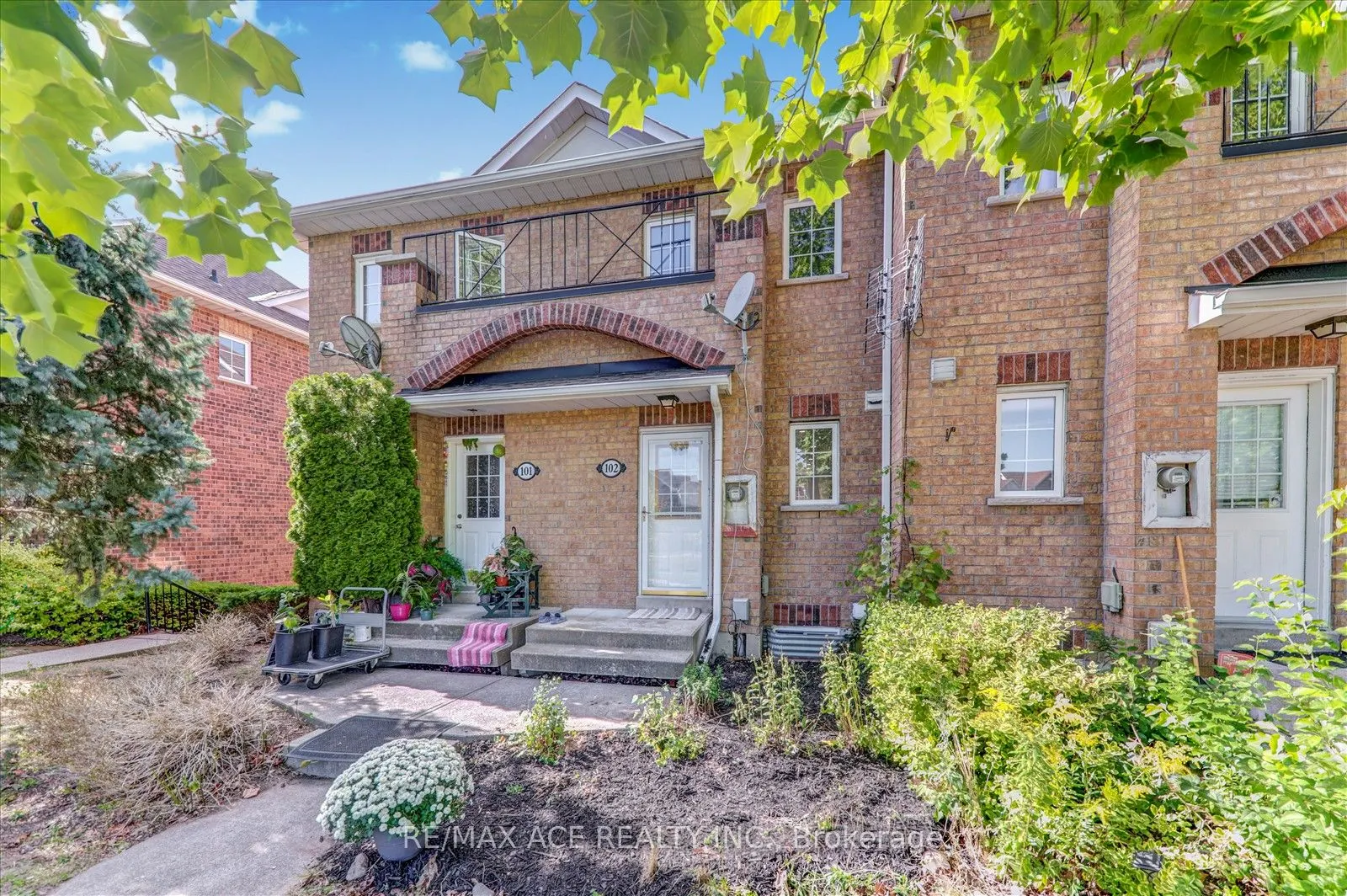 2 Hedge End Road, #102