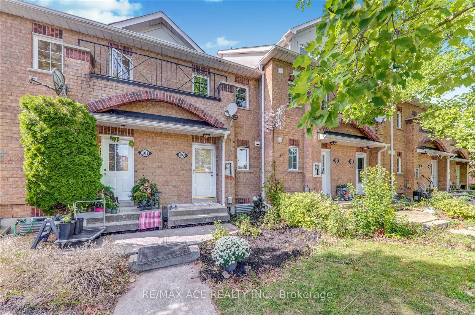 2 Hedge End Road, #102