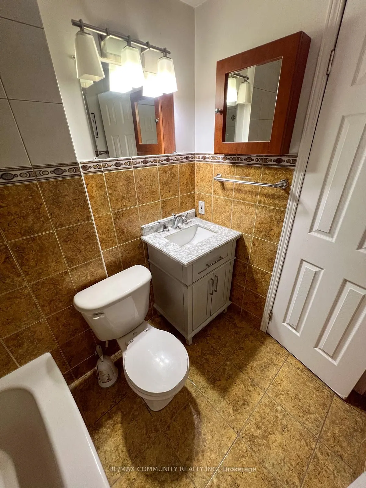 6 Adams Park Gate E, #Basement