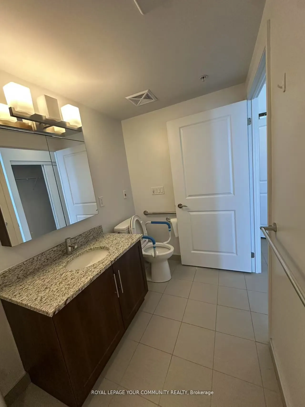 1038 McNicoll Avenue, #617