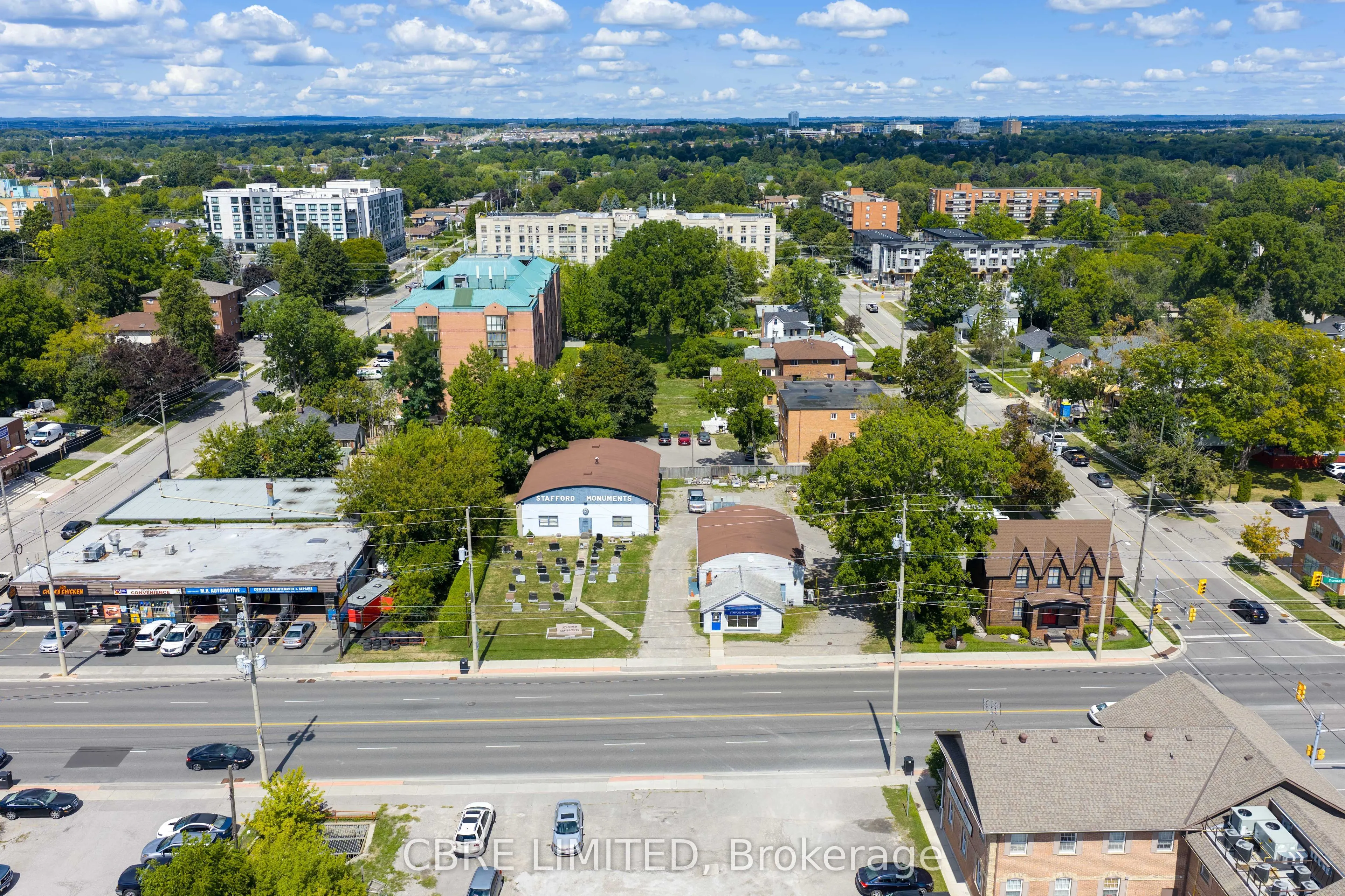 318 Dundas Street E